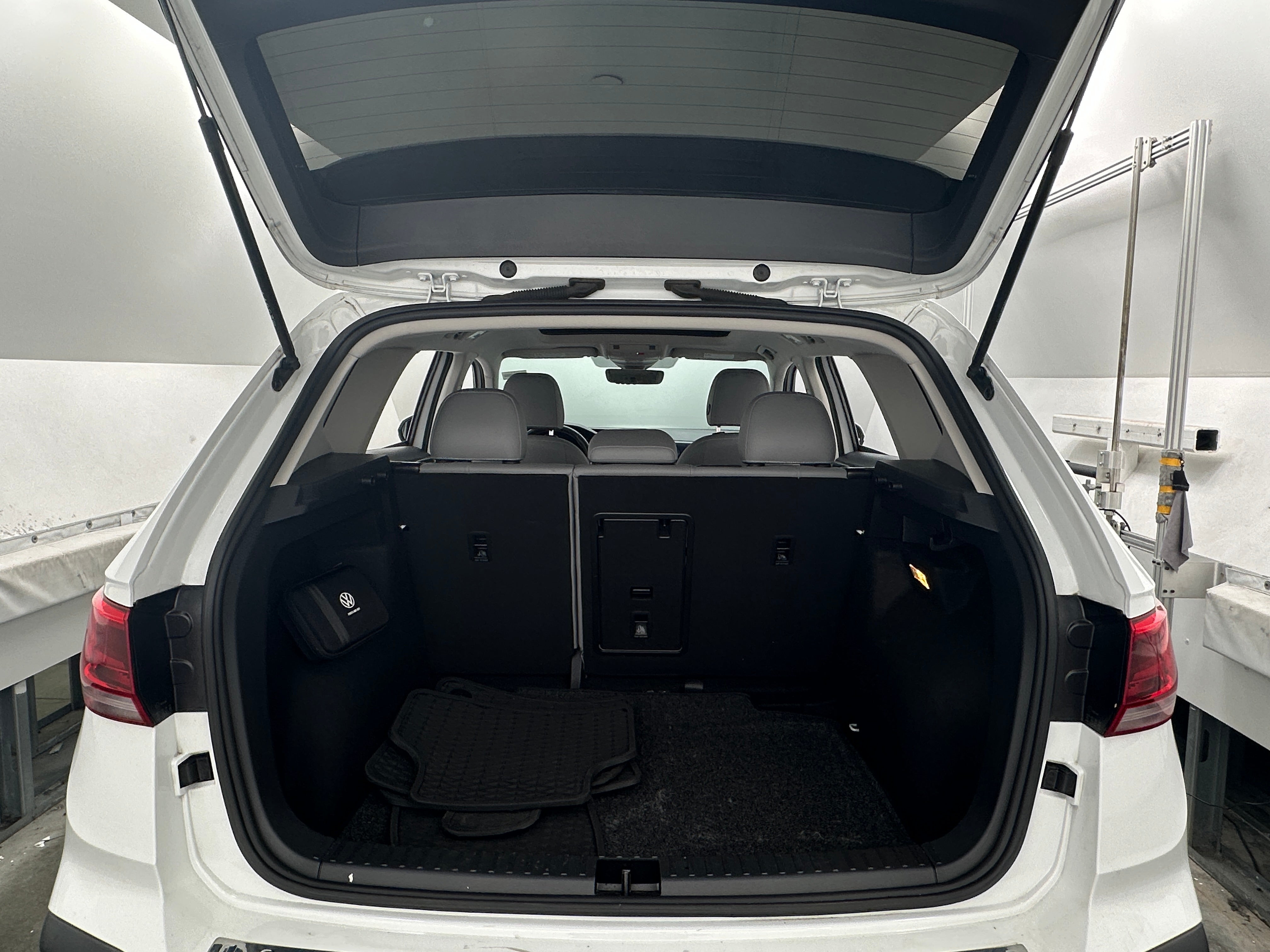 2022 Volkswagen Taos SE 6