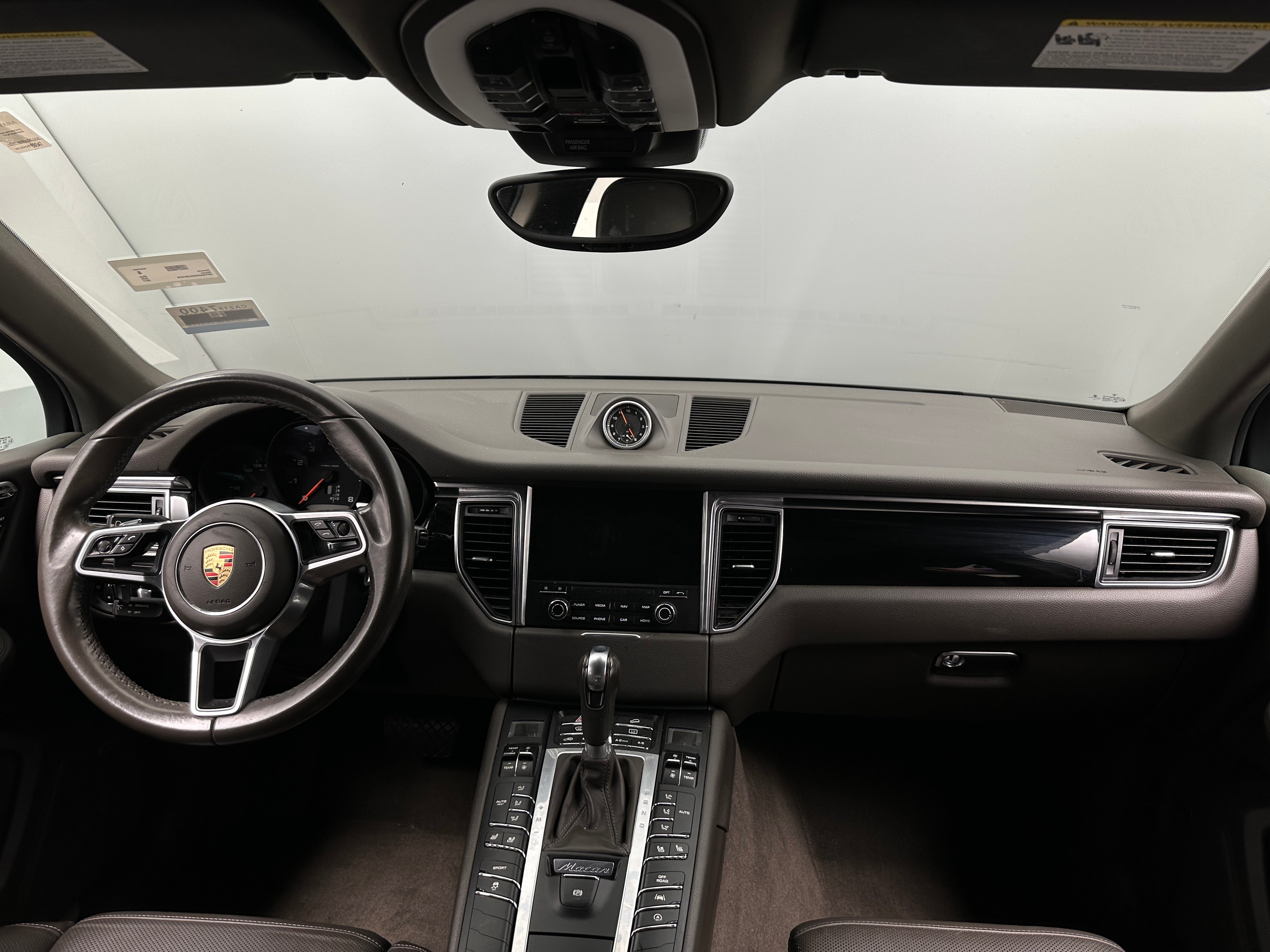 2017 Porsche Macan Base 2