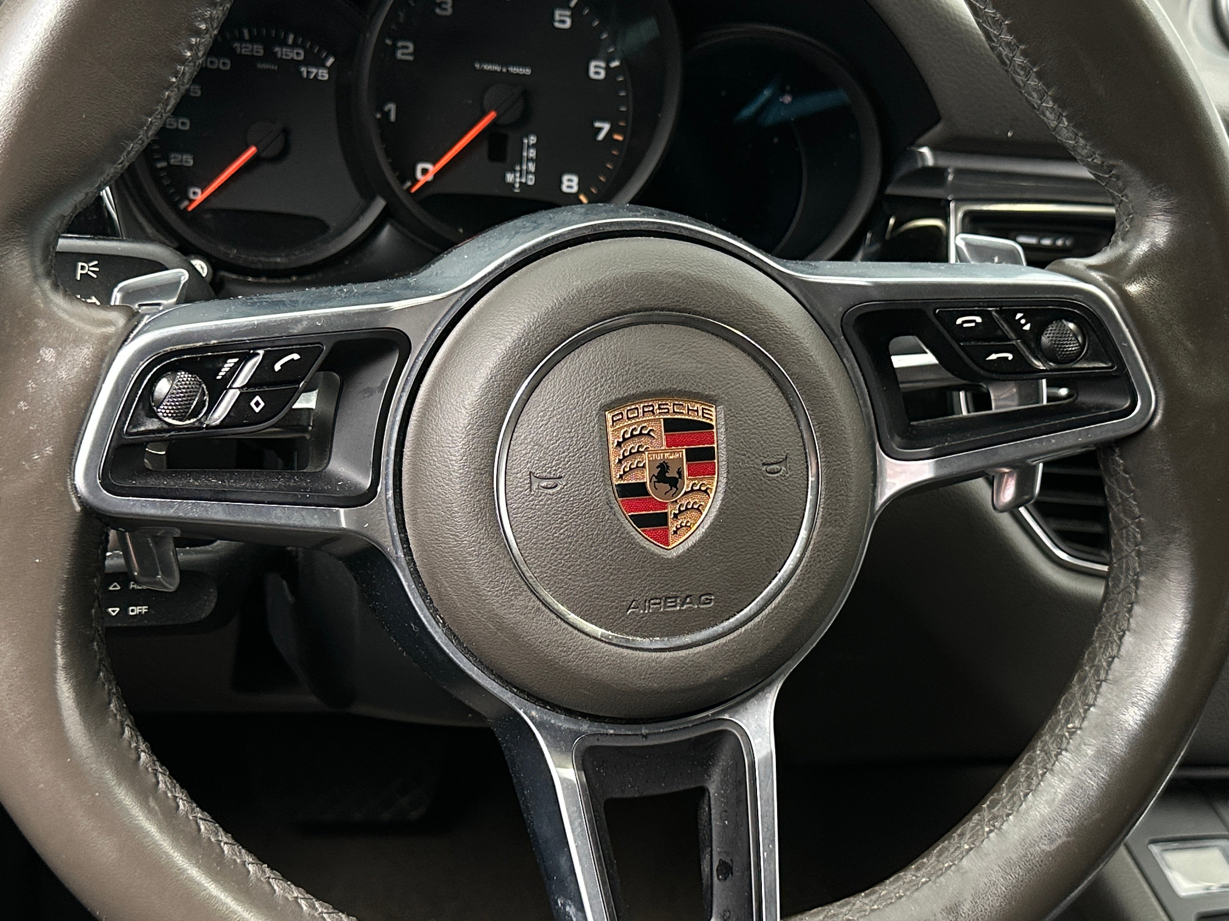 2017 Porsche Macan Base 4