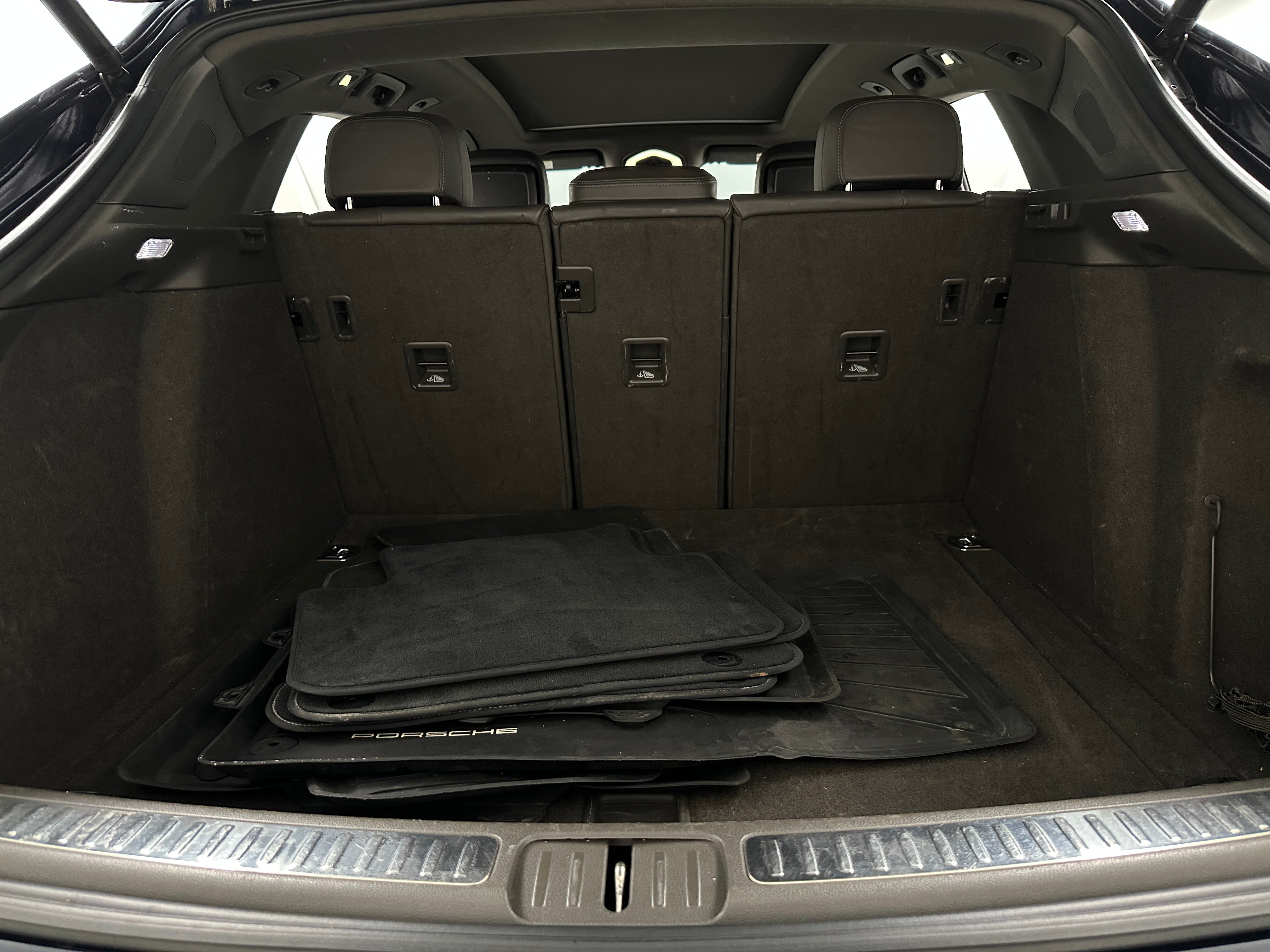 2017 Porsche Macan Base 6