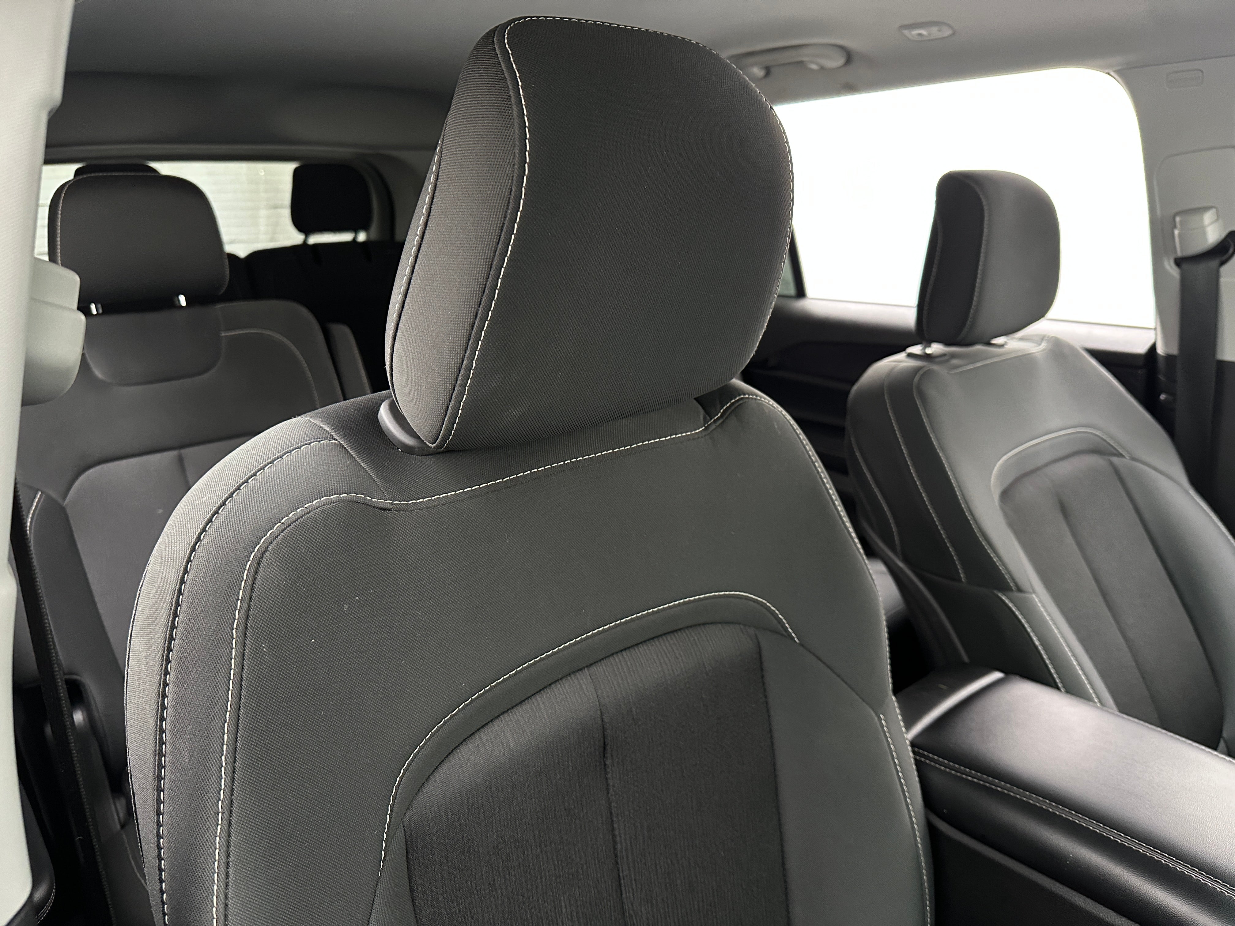 2023 Jeep Grand Cherokee L Laredo 2