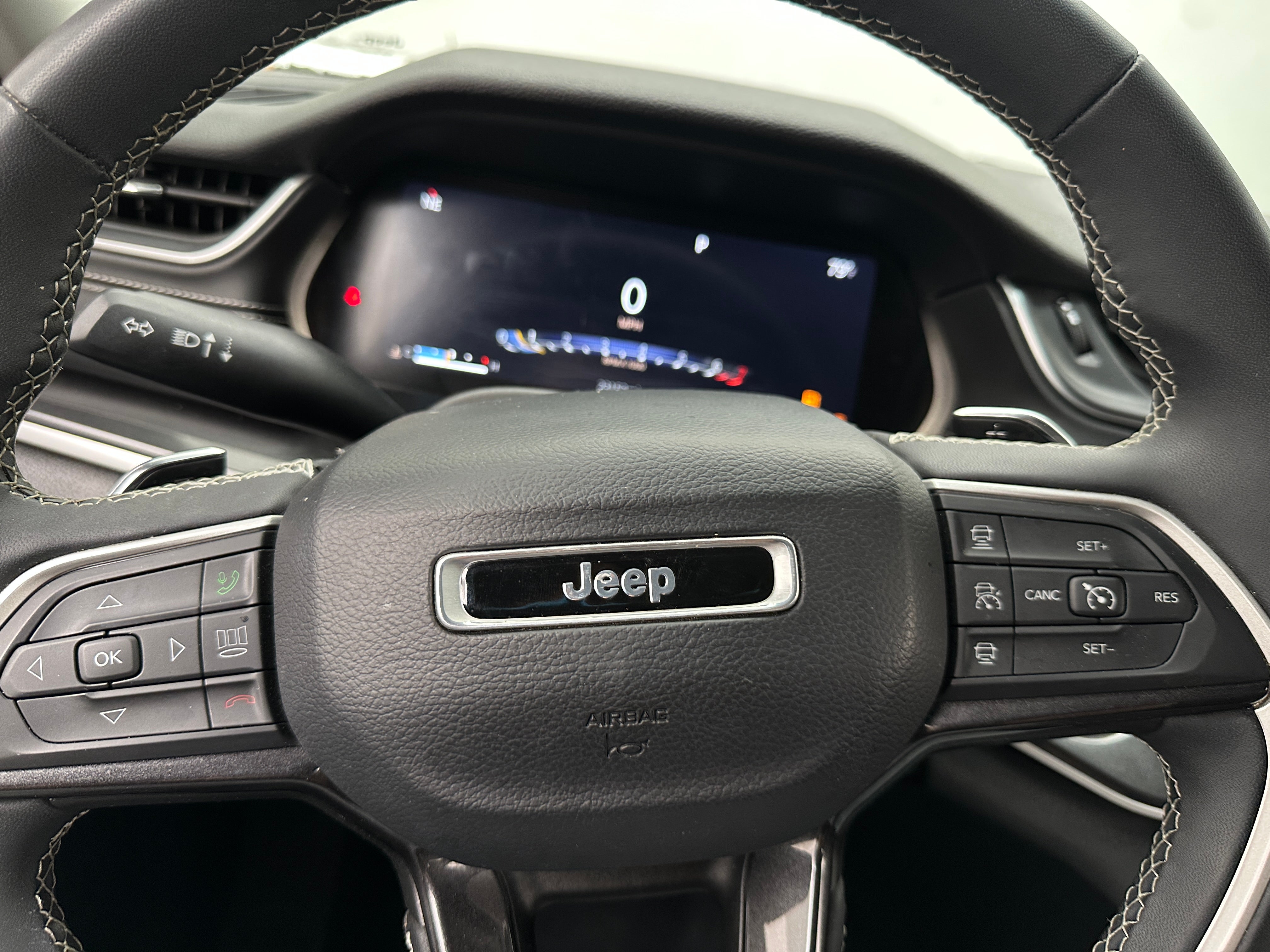 2023 Jeep Grand Cherokee L Laredo 5