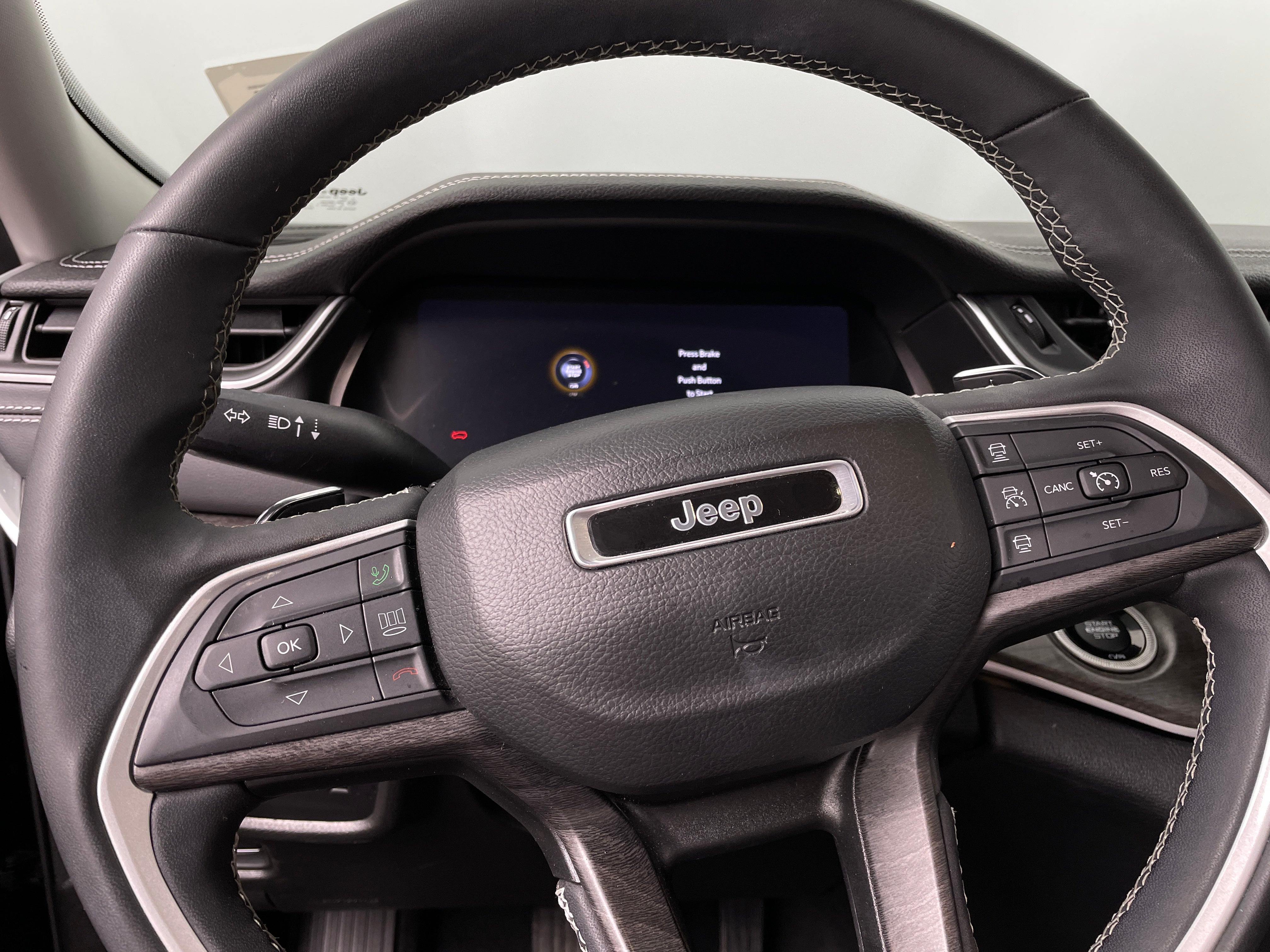 2023 Jeep Grand Cherokee L Limited Edition 4