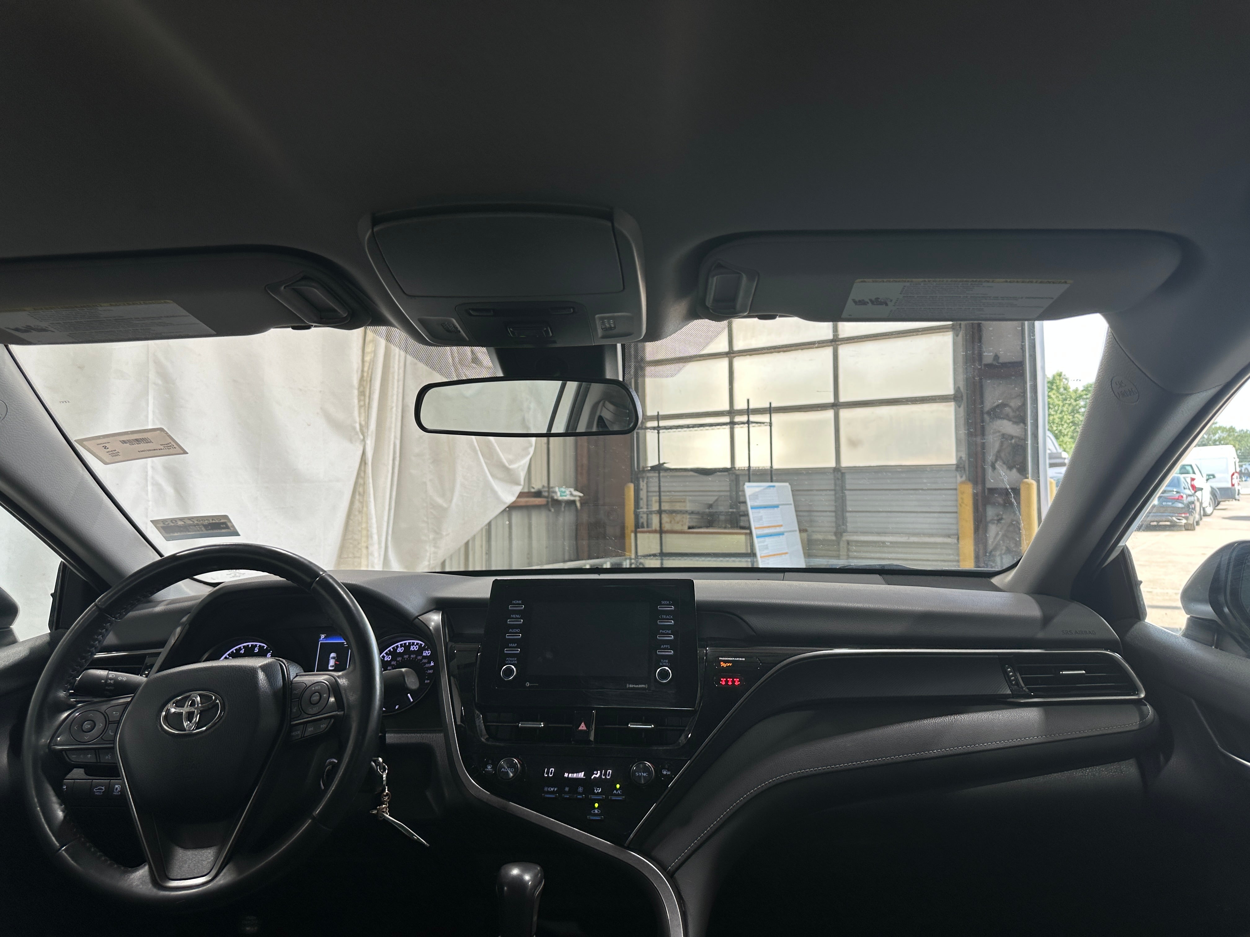 2022 Toyota Camry SE 2