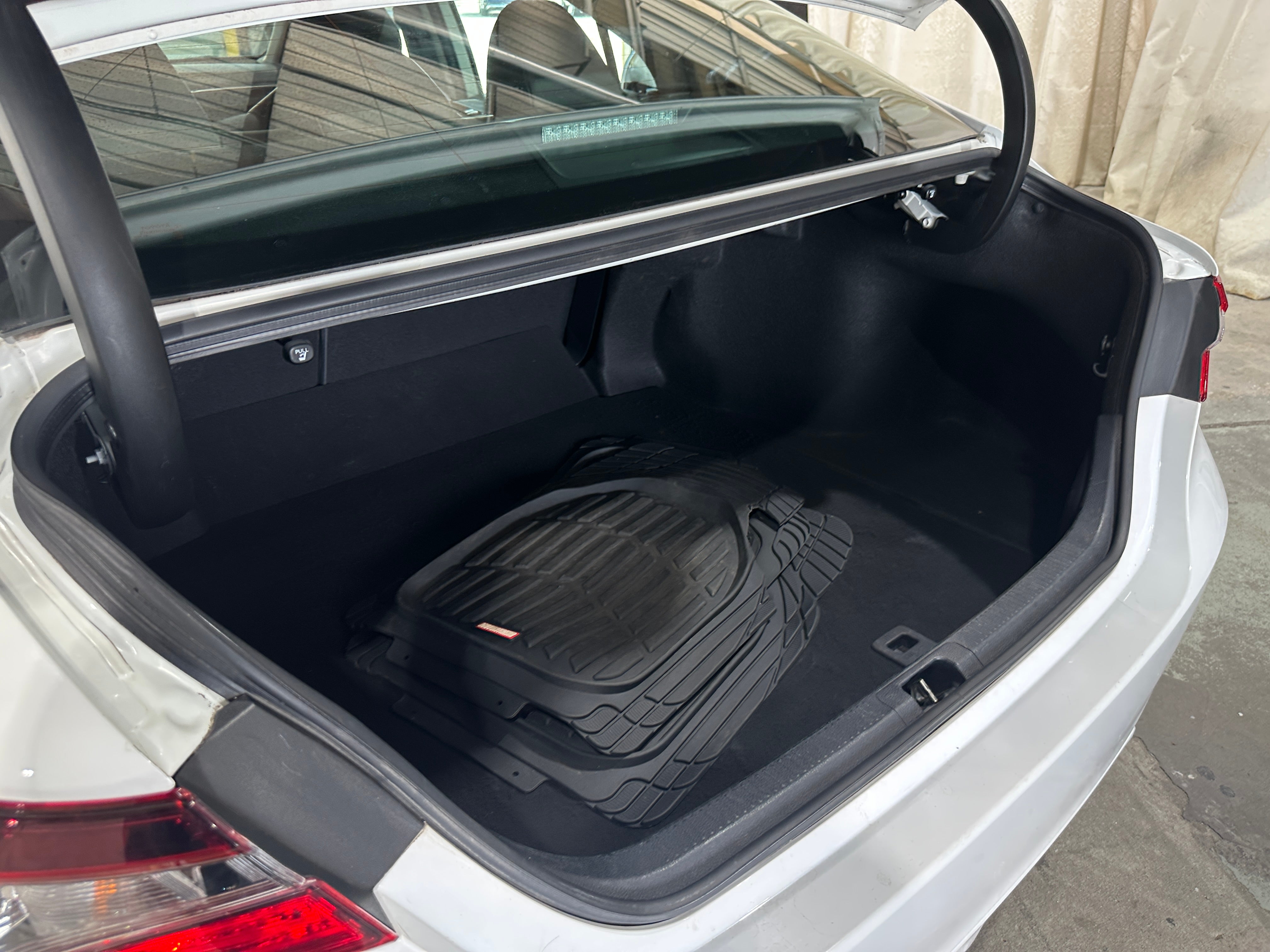 2022 Toyota Camry SE 6