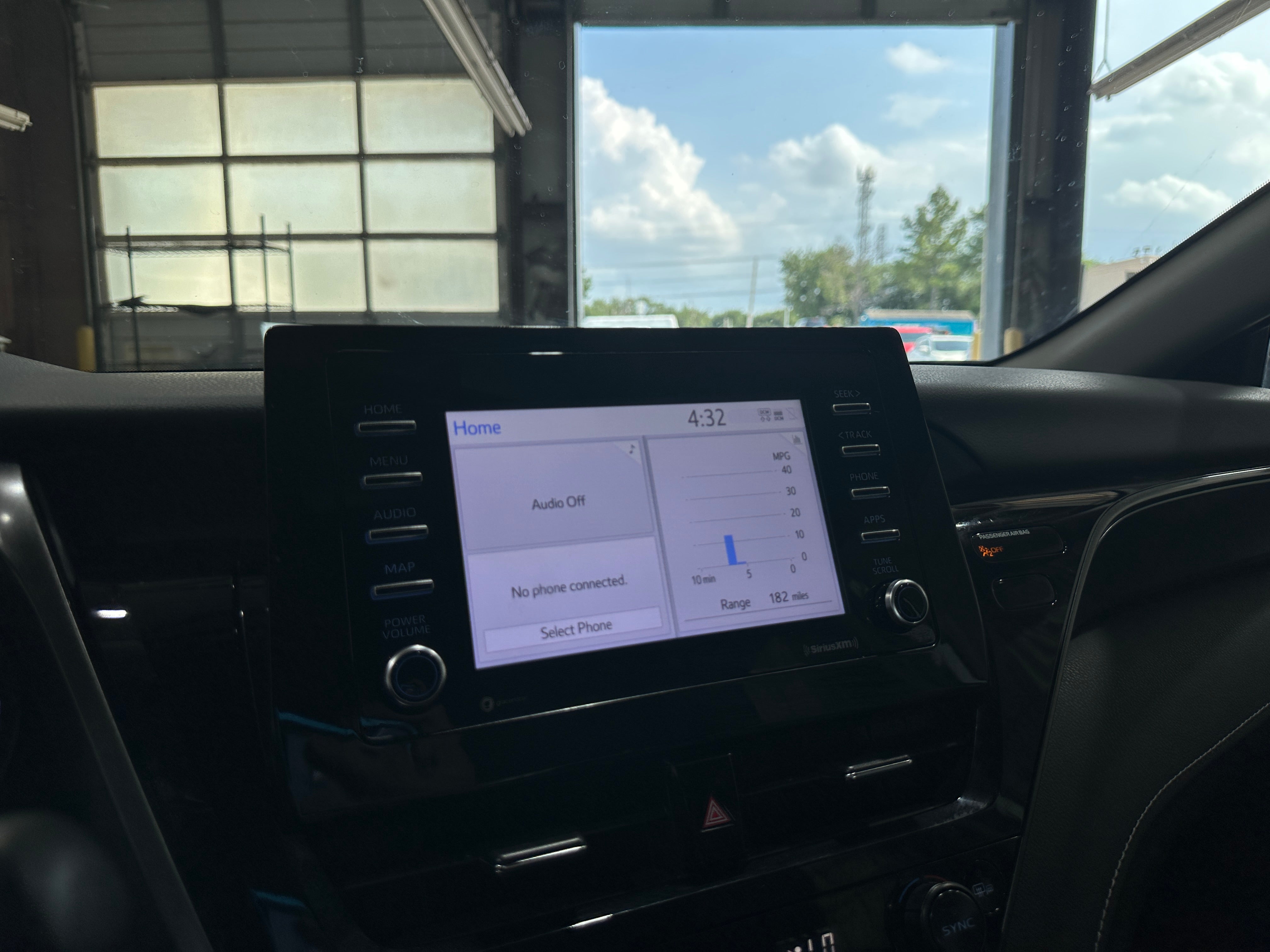 2022 Toyota Camry SE 3