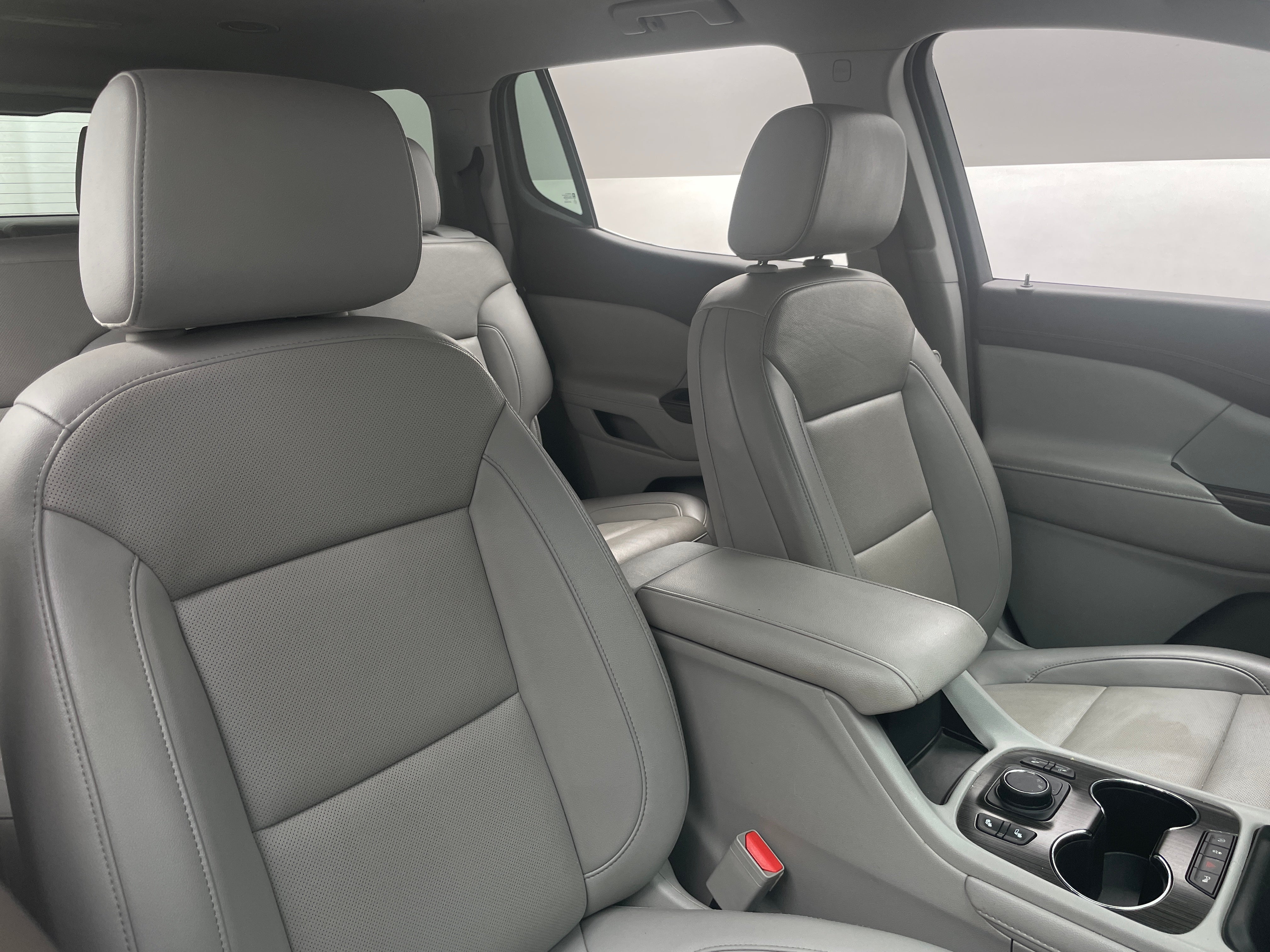 2023 GMC Acadia SLT 2