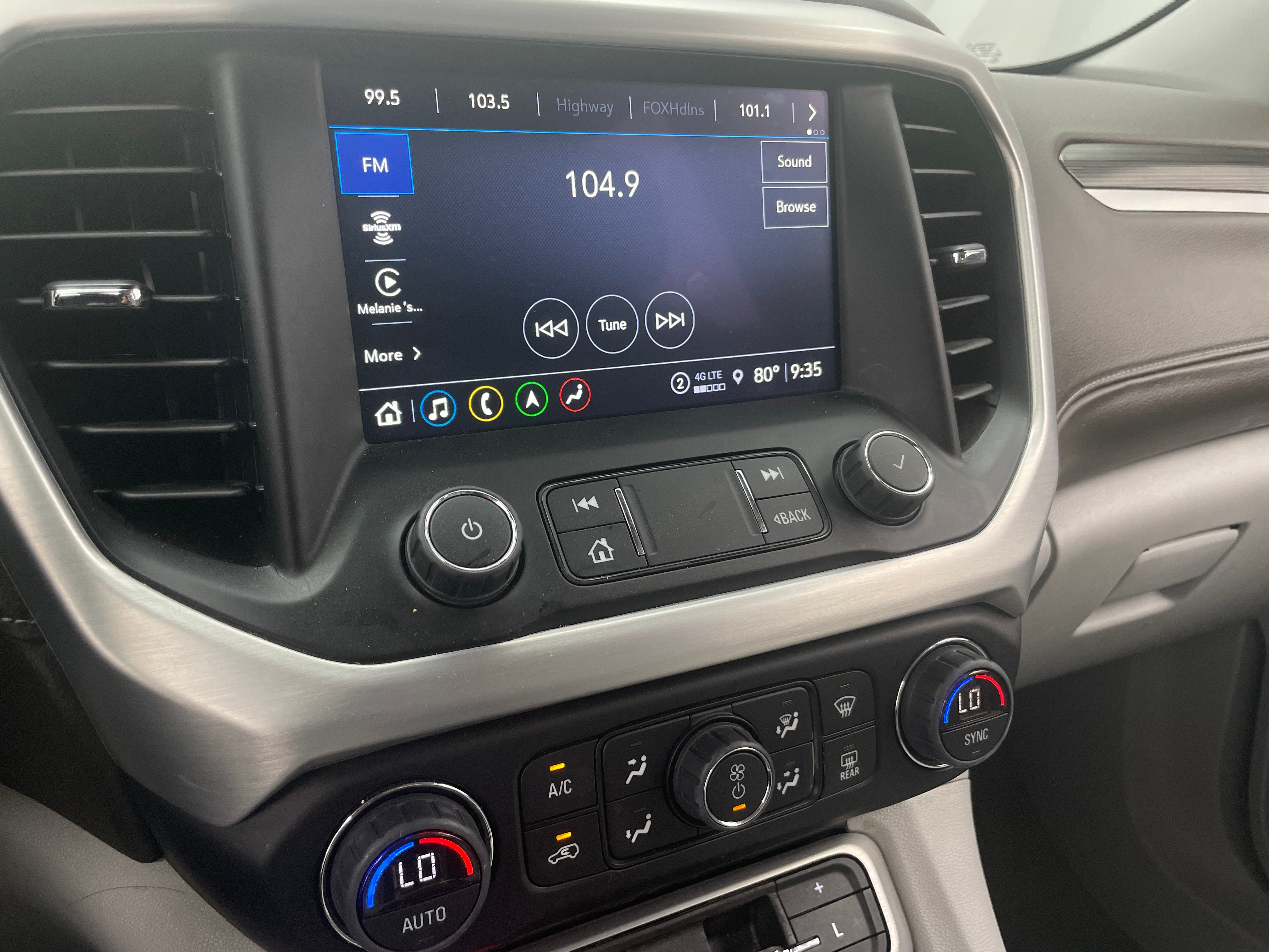 2023 GMC Acadia SLT 4