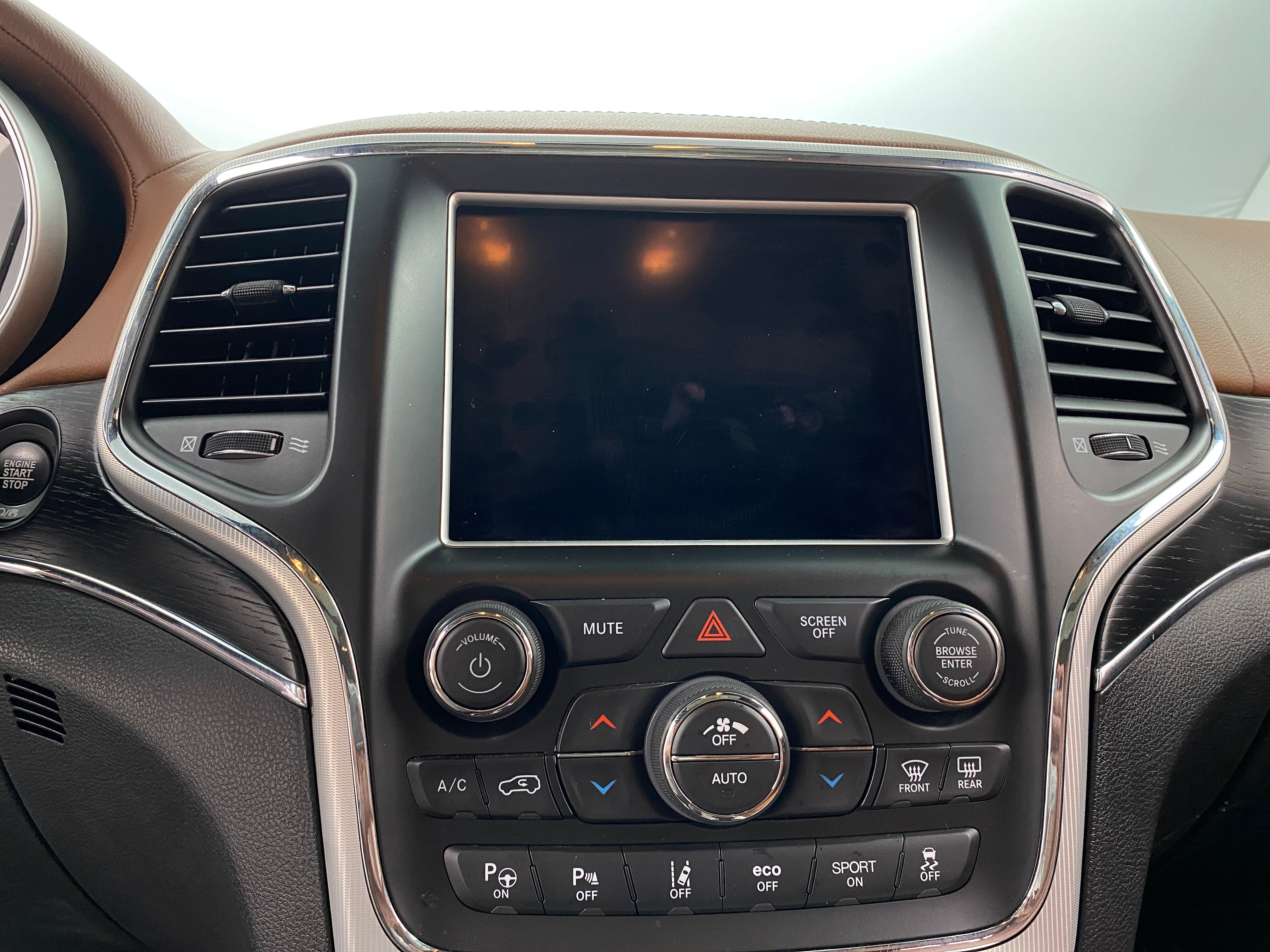 2018 Jeep Grand Cherokee Summit 3