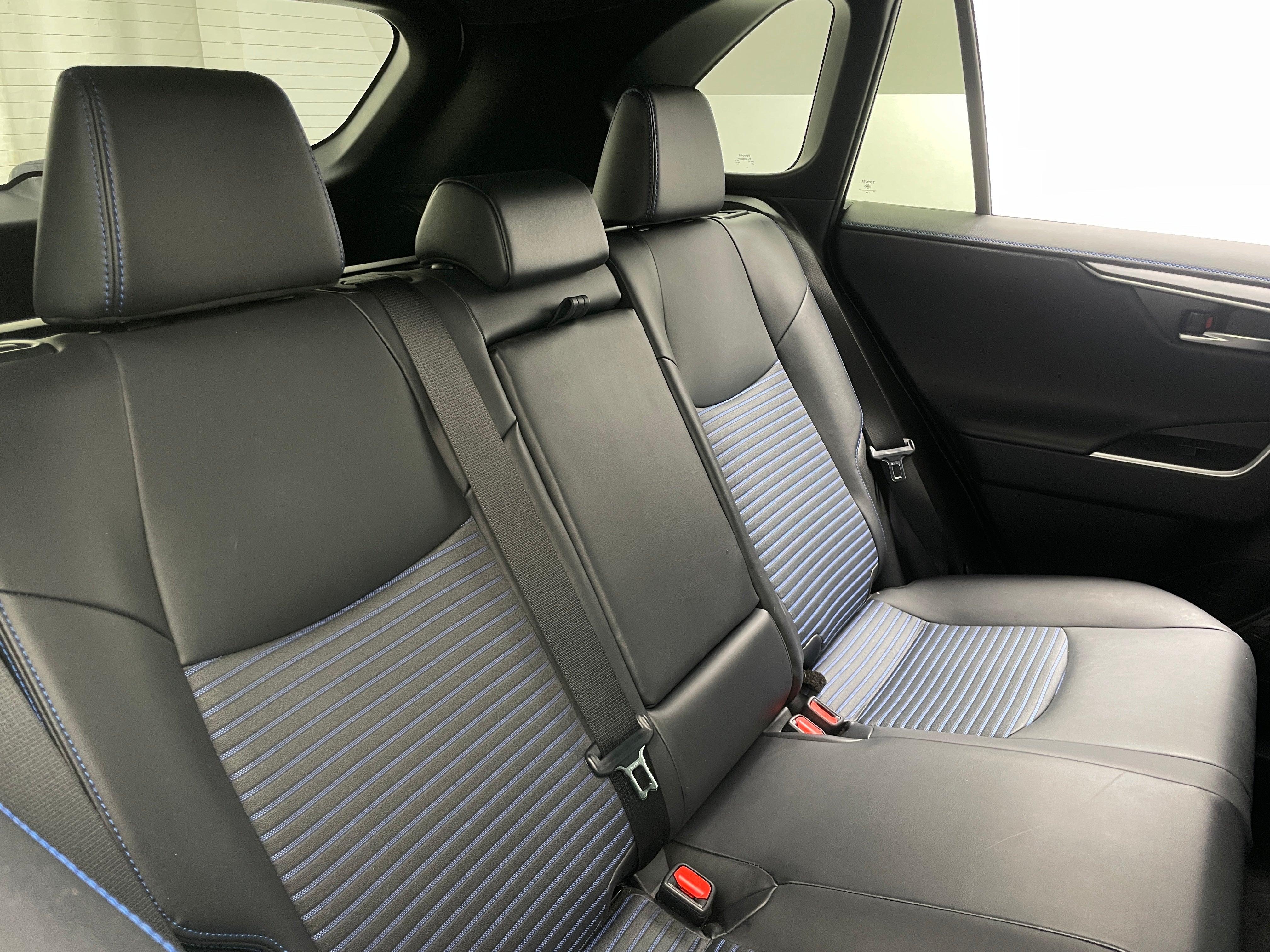 2024 Toyota RAV4 XSE 6
