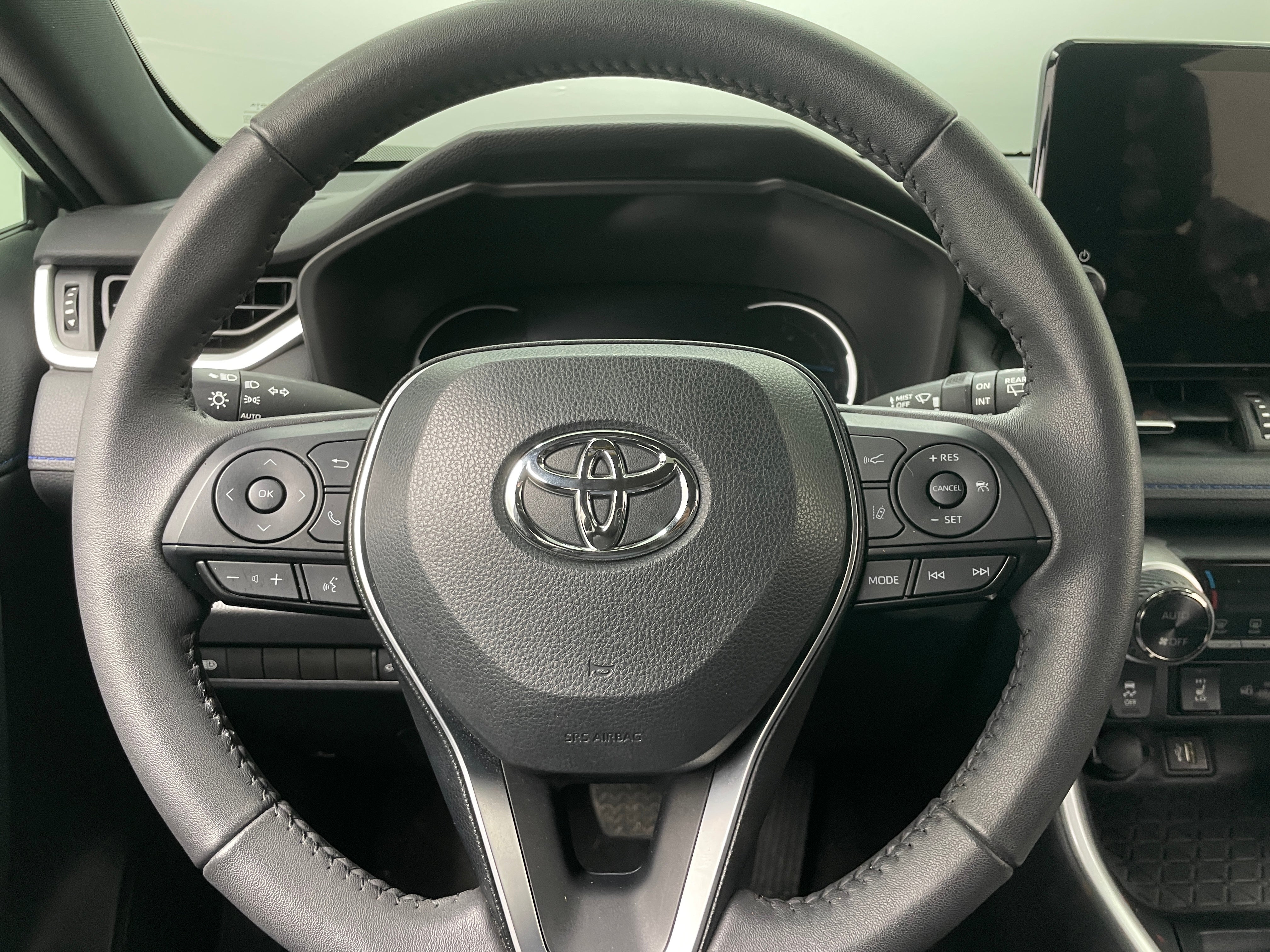 2024 Toyota RAV4 XSE 5