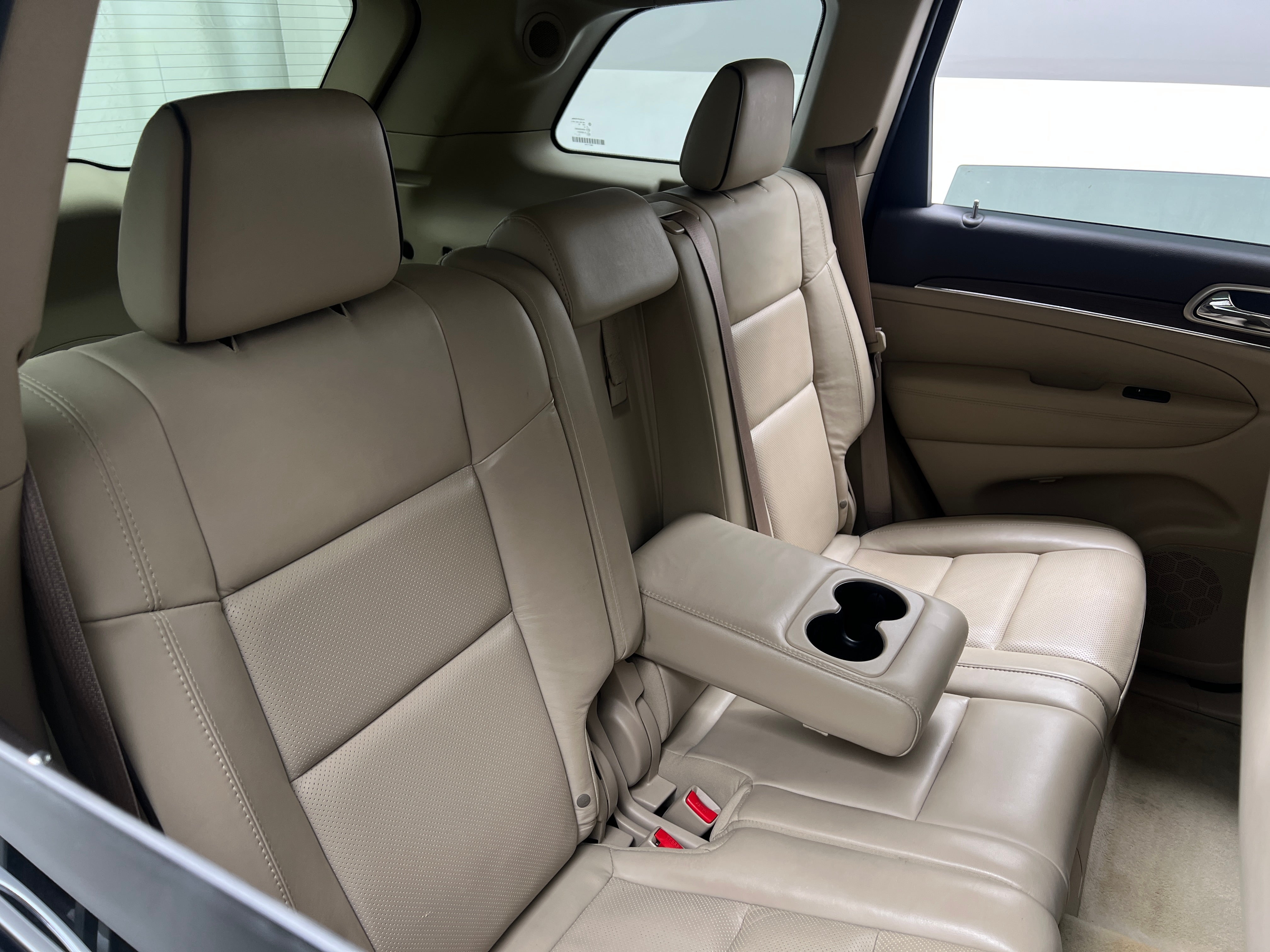 2014 Jeep Grand Cherokee Overland 5