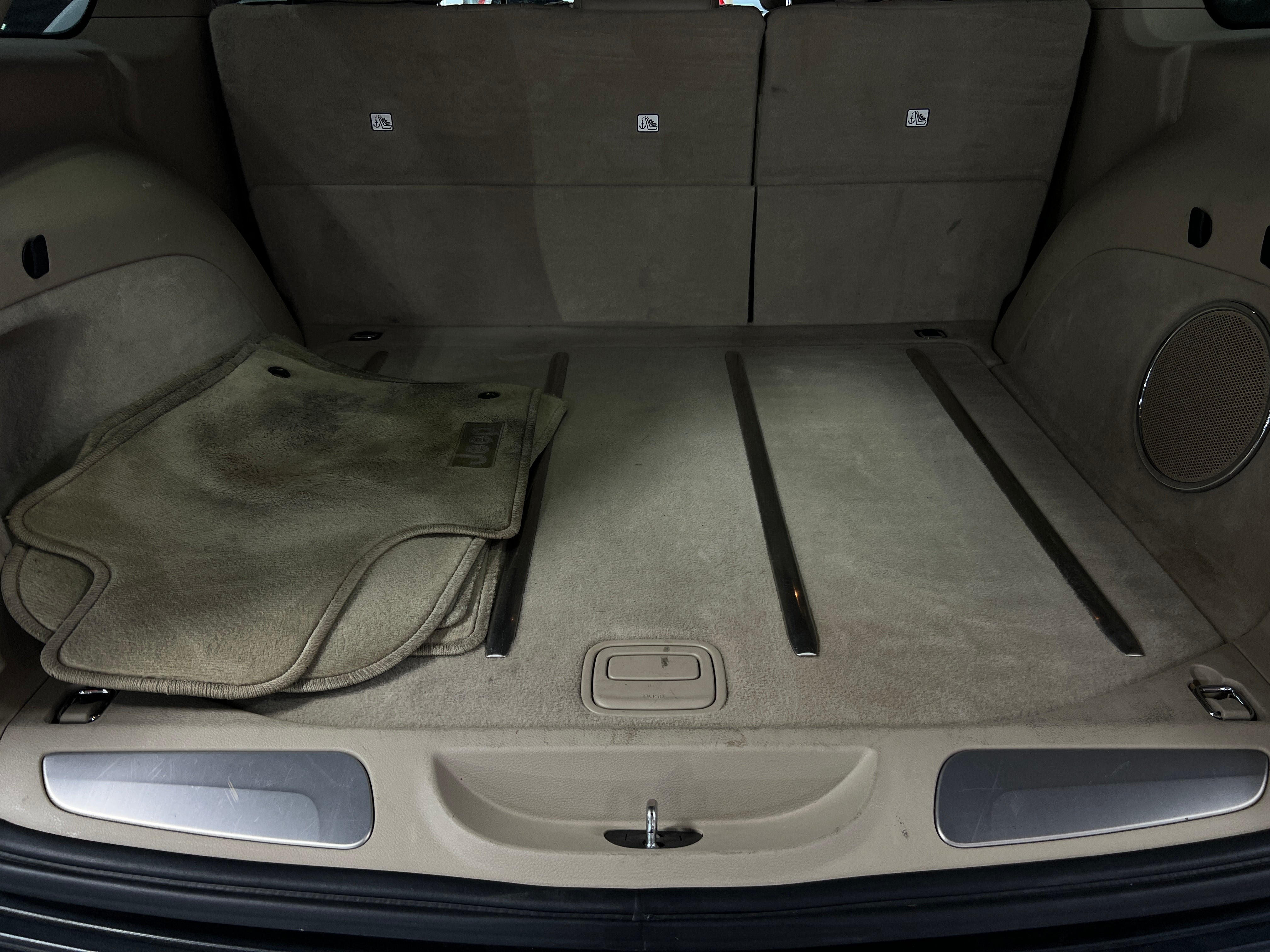 2014 Jeep Grand Cherokee Overland 6