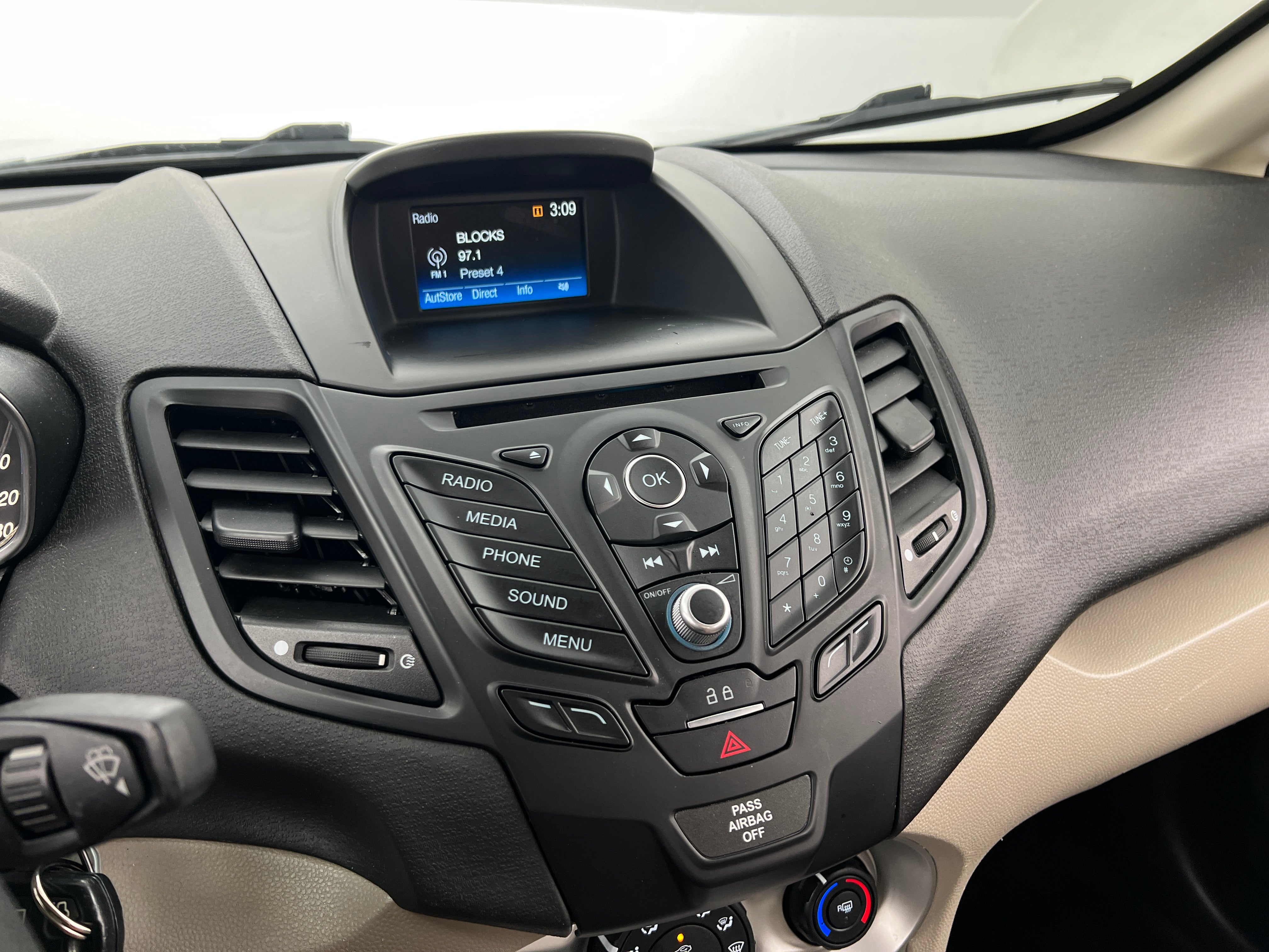 2019 Ford Fiesta SE 4
