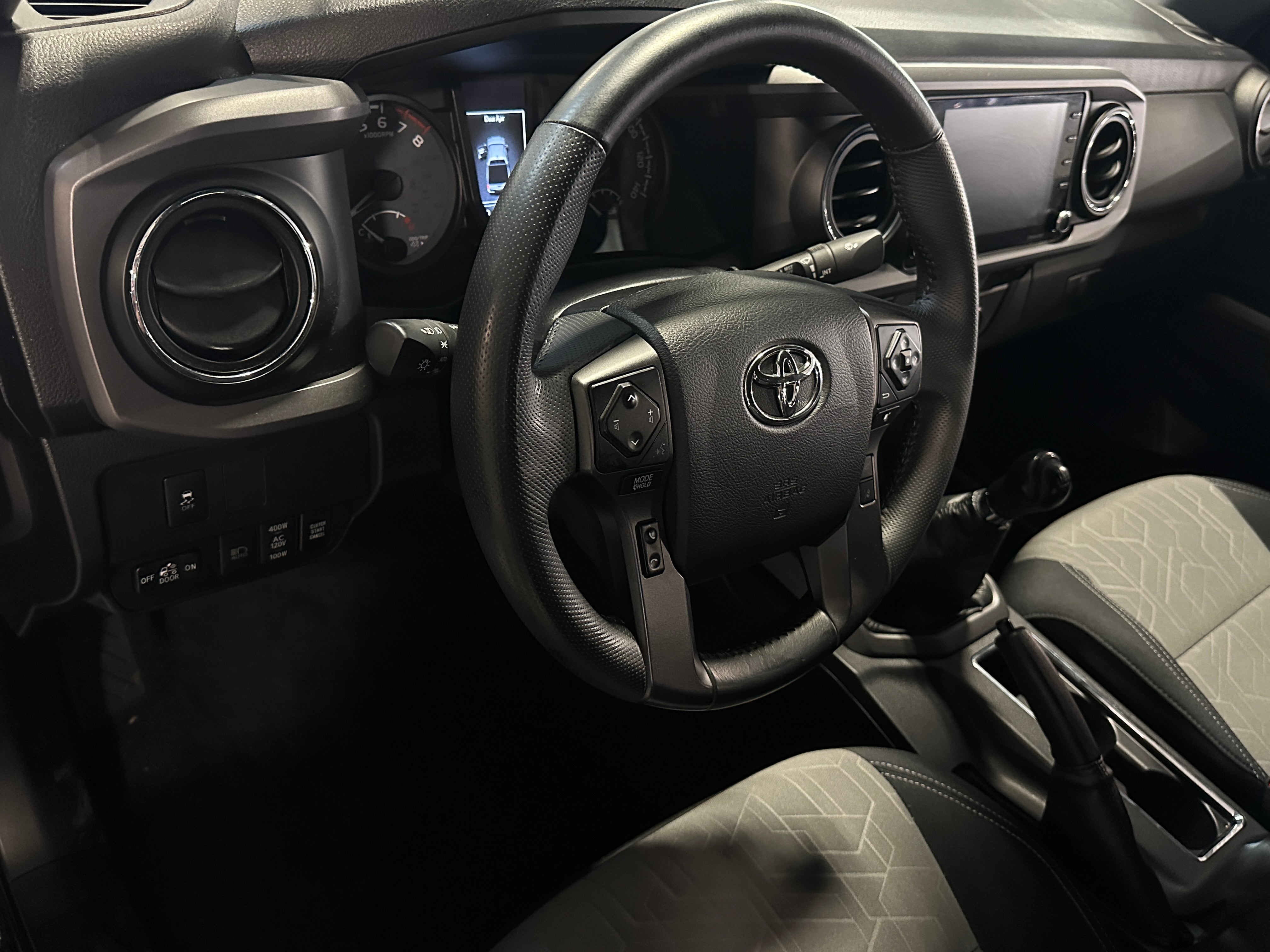 2023 Toyota Tacoma TRD Sport 3