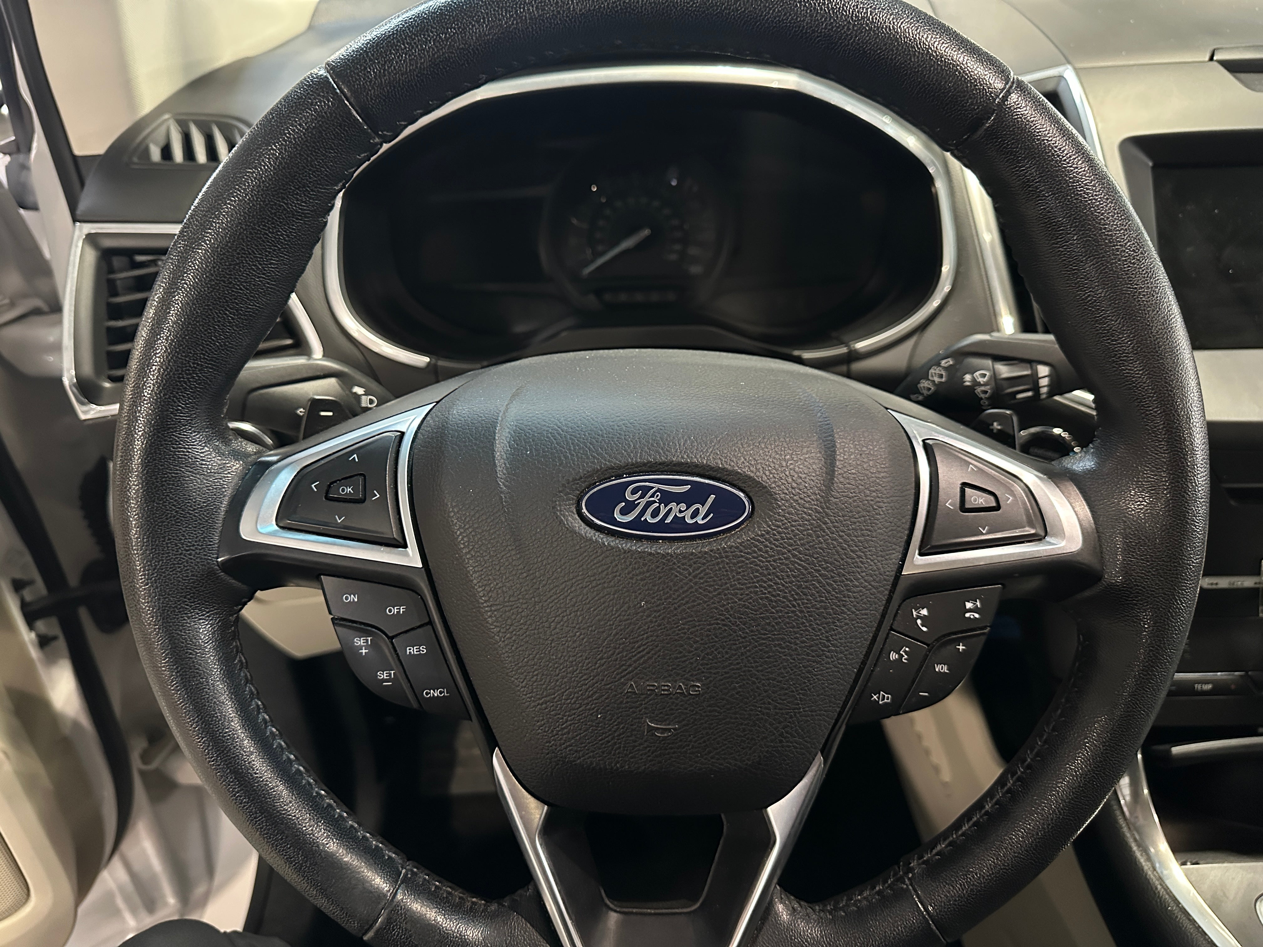 2017 Ford Edge Titanium 5