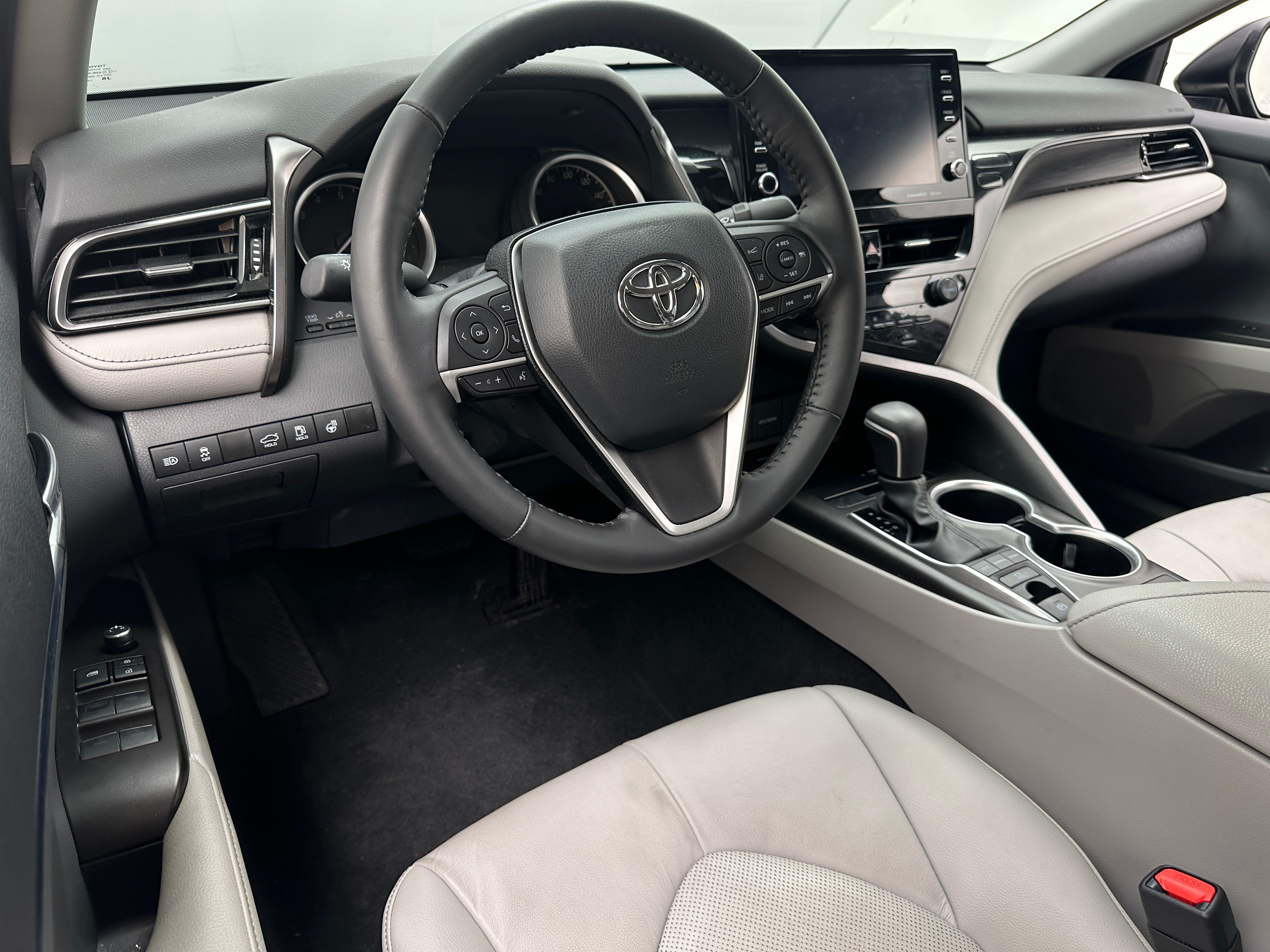 2024 Toyota Camry XLE 2
