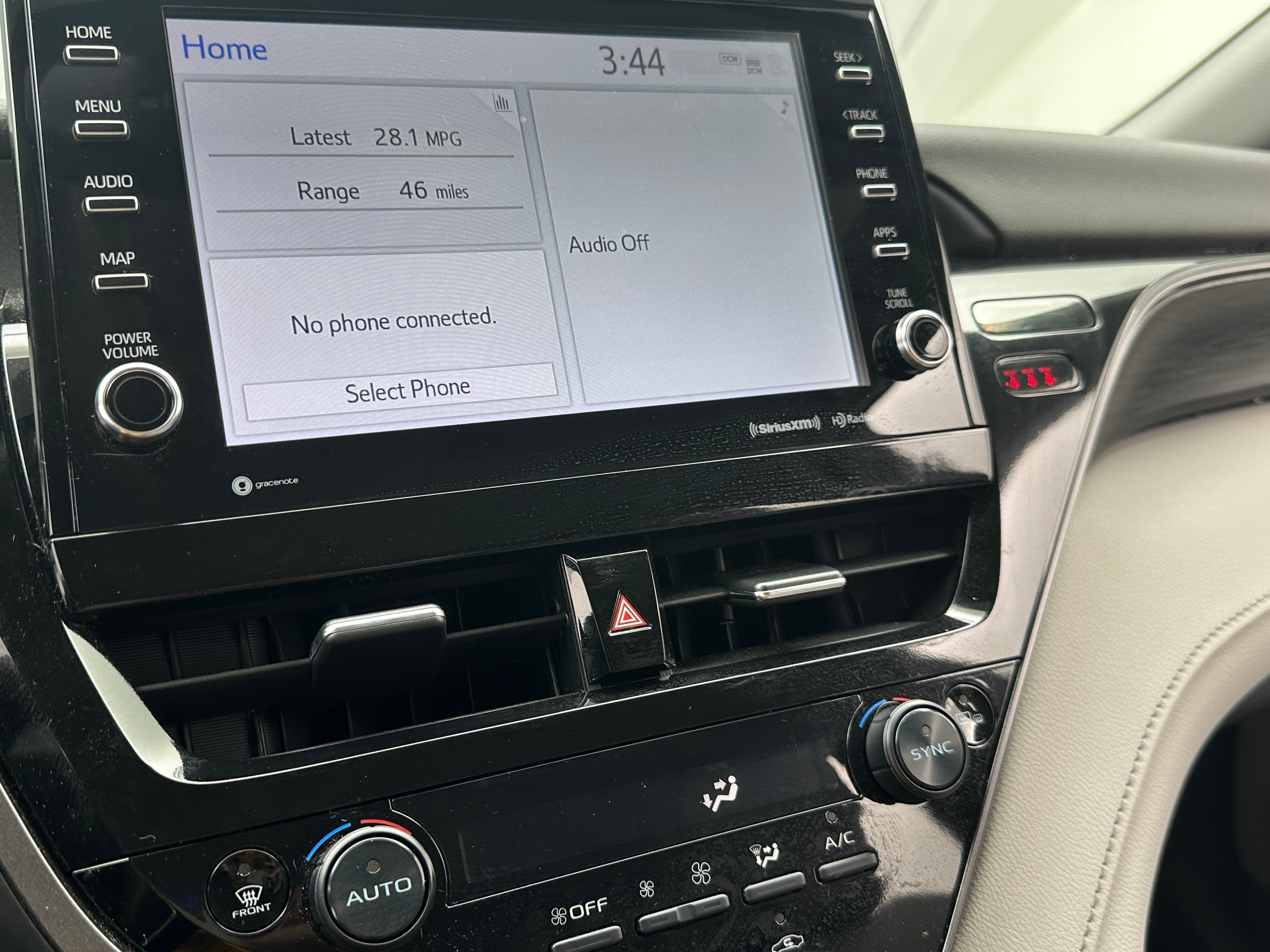 2024 Toyota Camry XLE 3