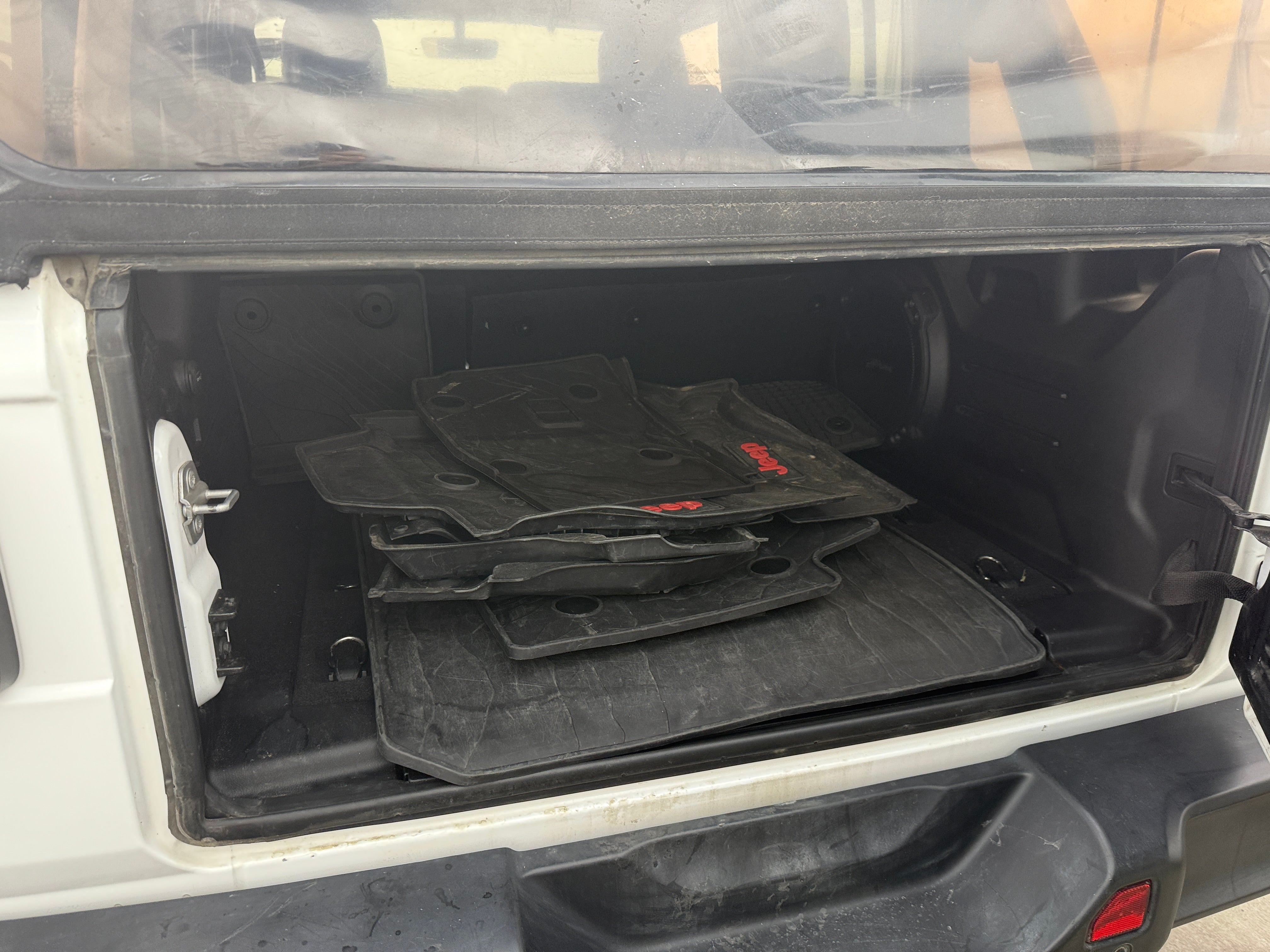 2018 Jeep Wrangler Unlimited Sahara 6