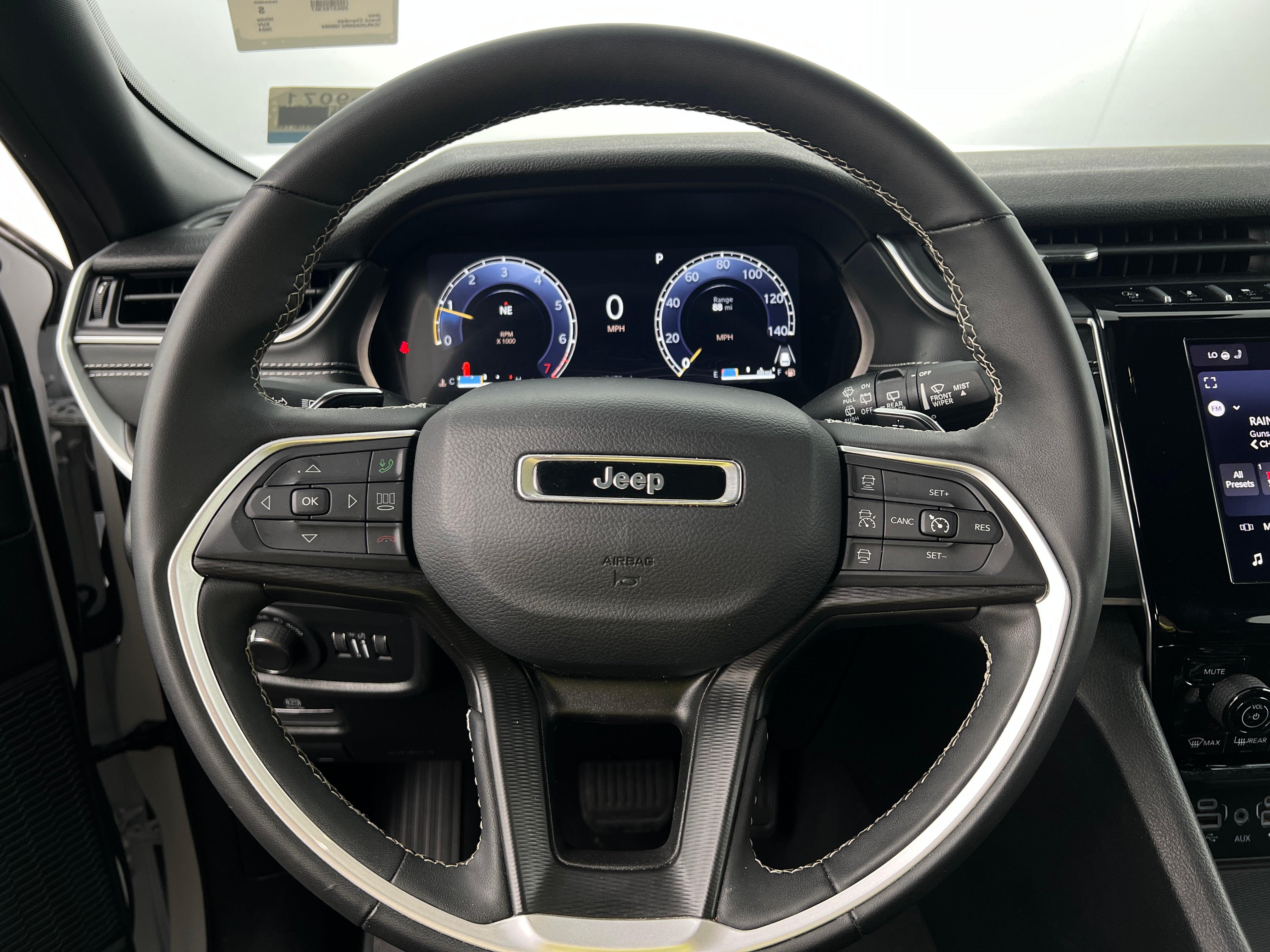 2024 Jeep Grand Cherokee Altitude 4