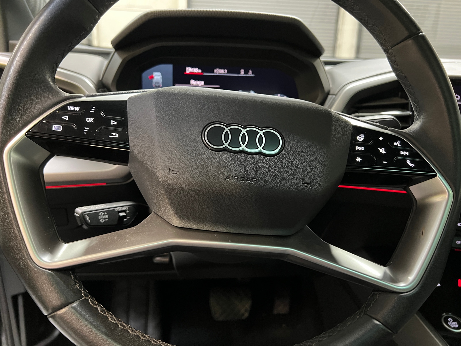 Thumbnail: 2023 Audi Q4 e-tron - 5