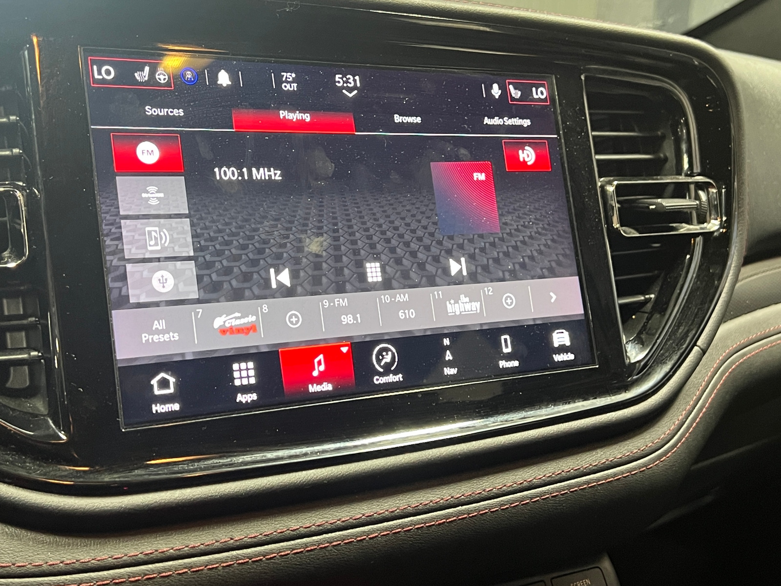 Thumbnail: 2022 Dodge Durango - 3