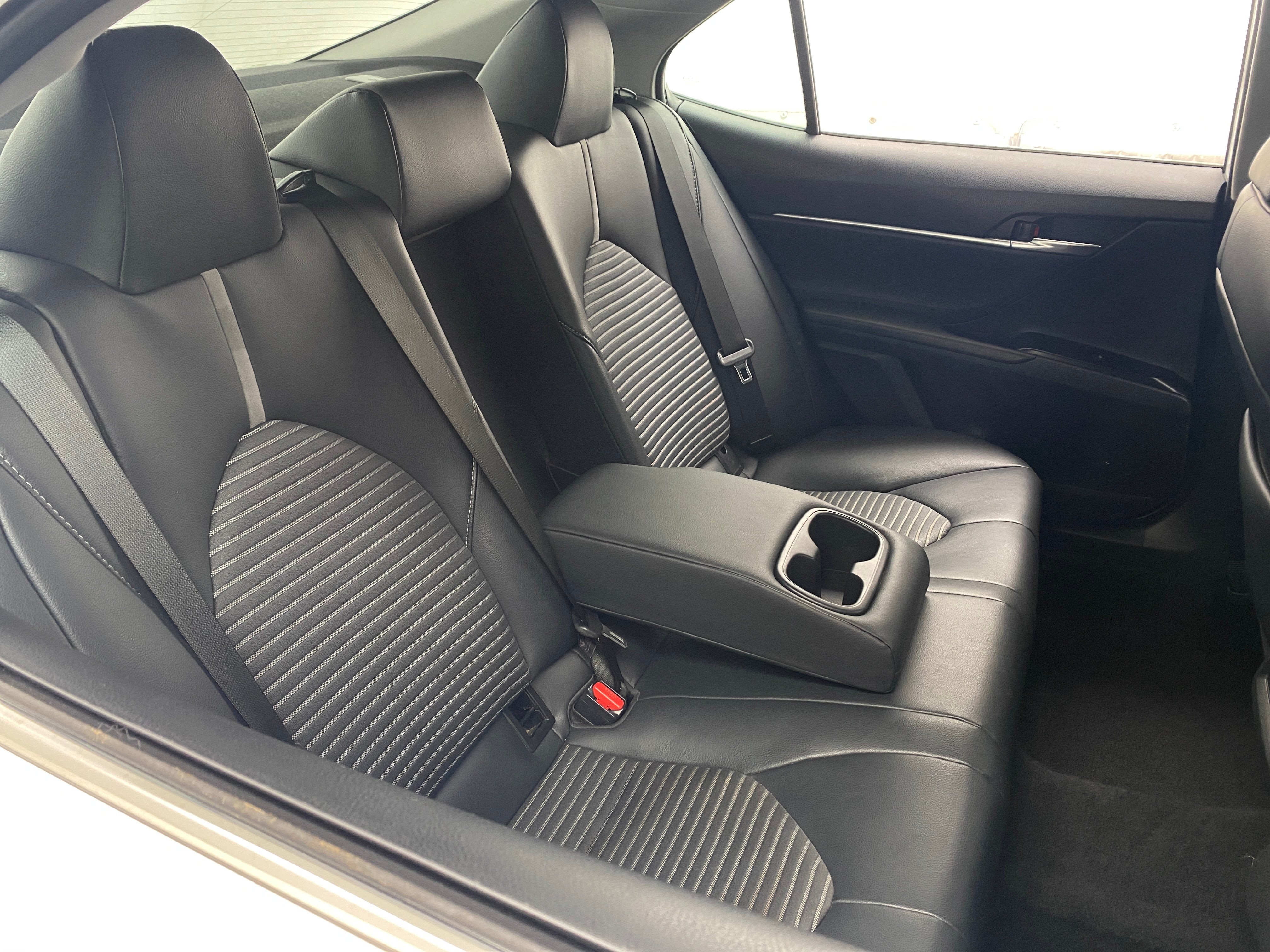 2019 Toyota Camry SE 6