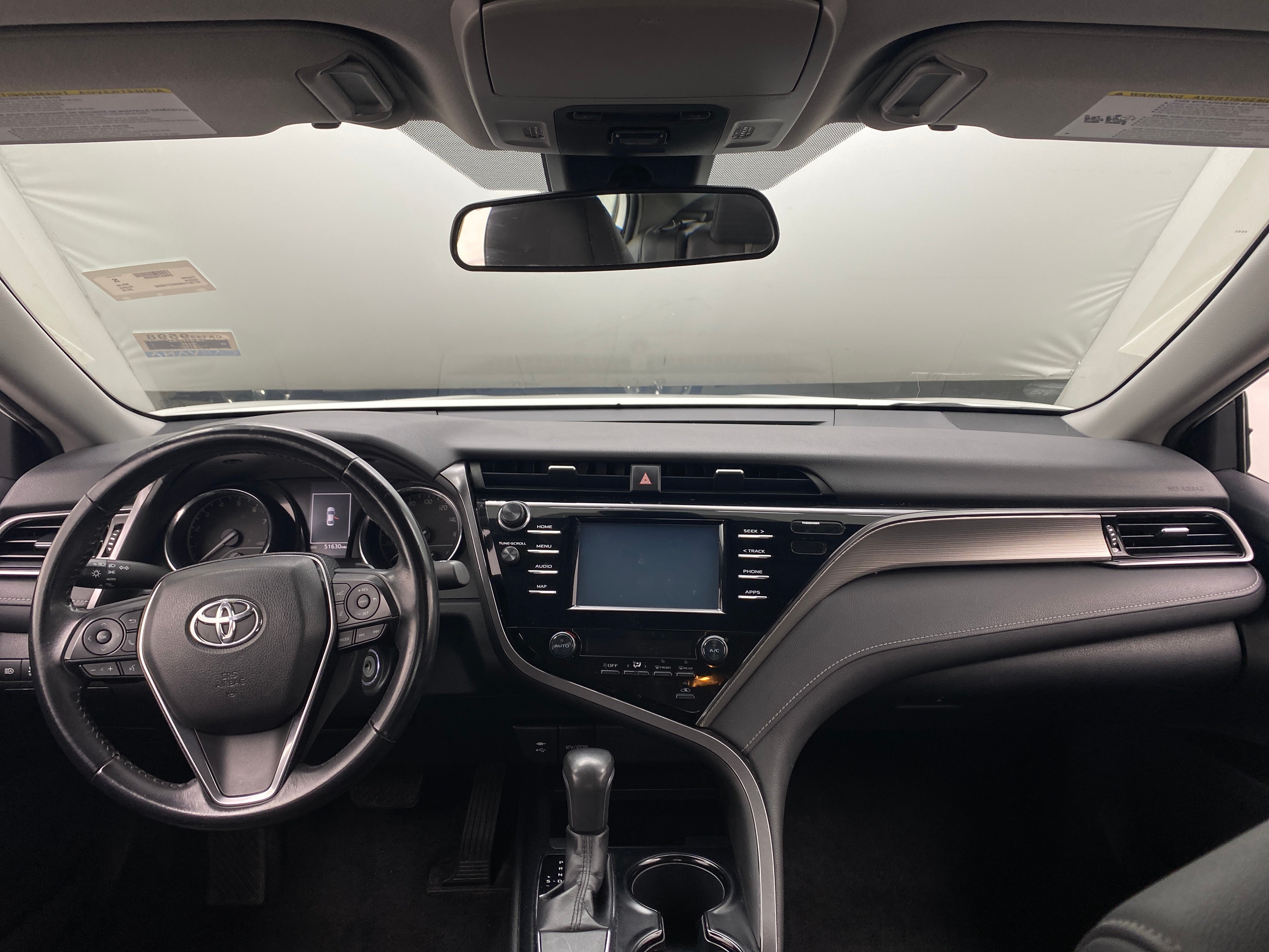 2019 Toyota Camry SE 3