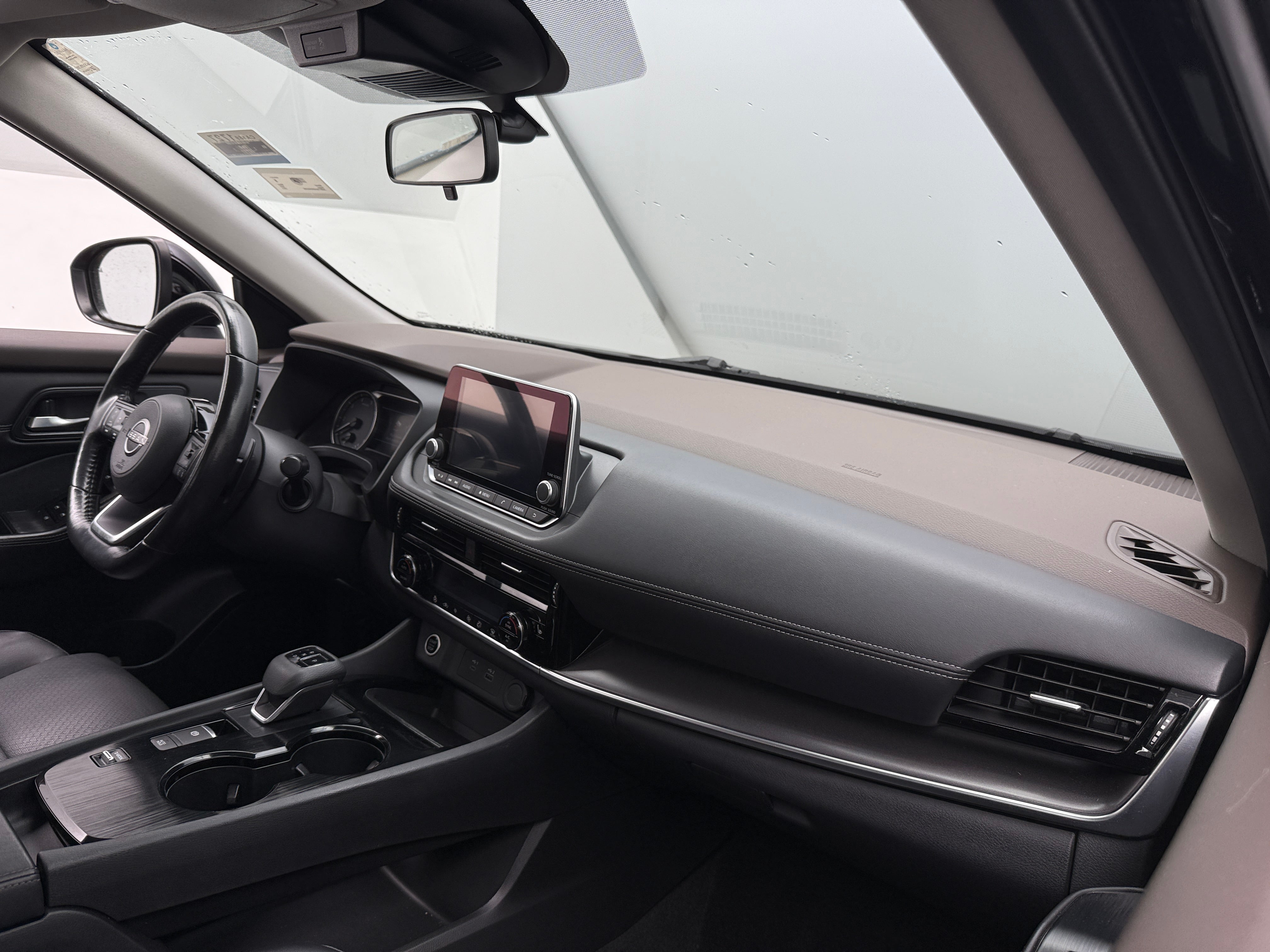 2022 Nissan Rogue SV 2