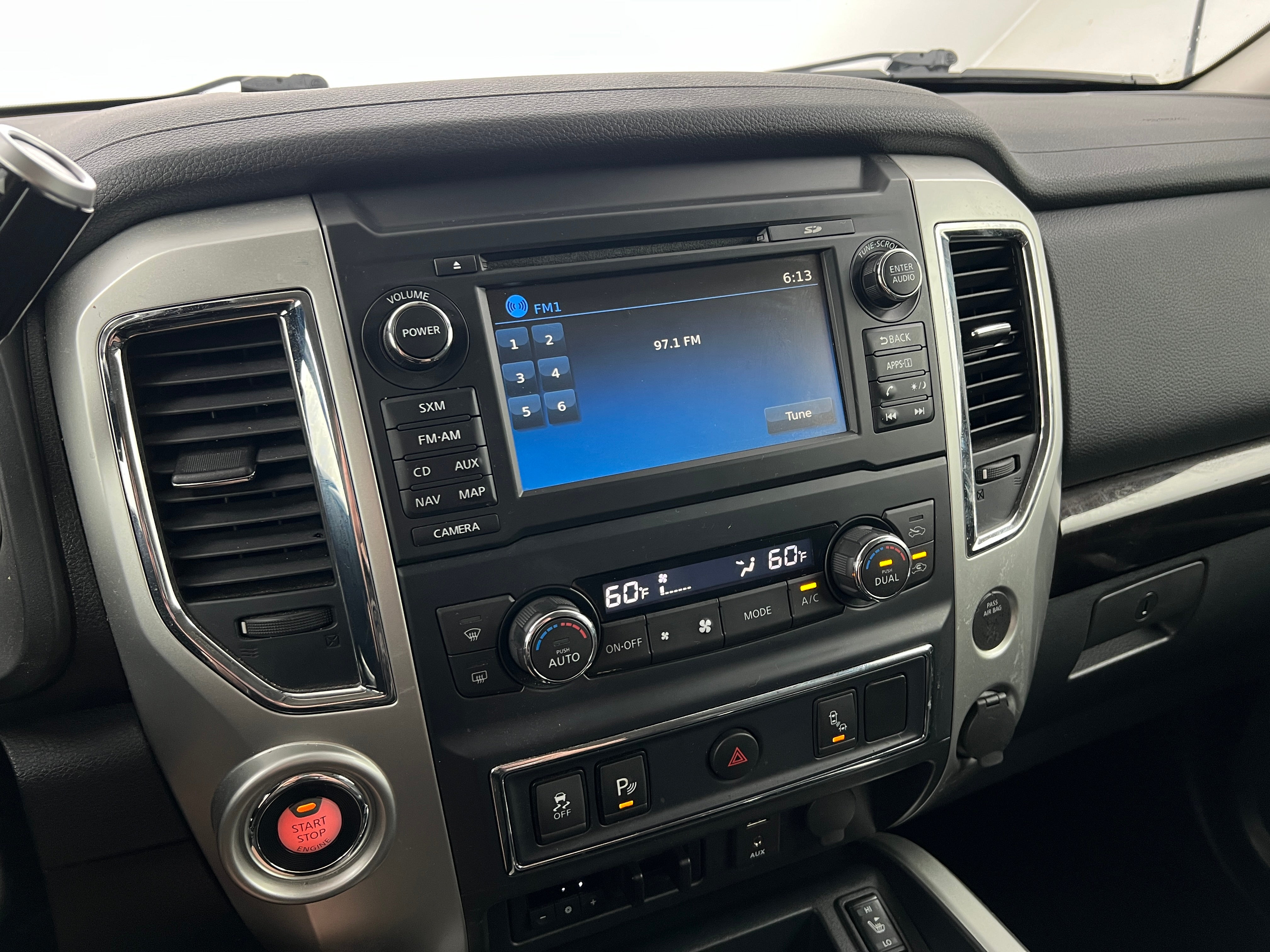 2017 Nissan Titan SV 3