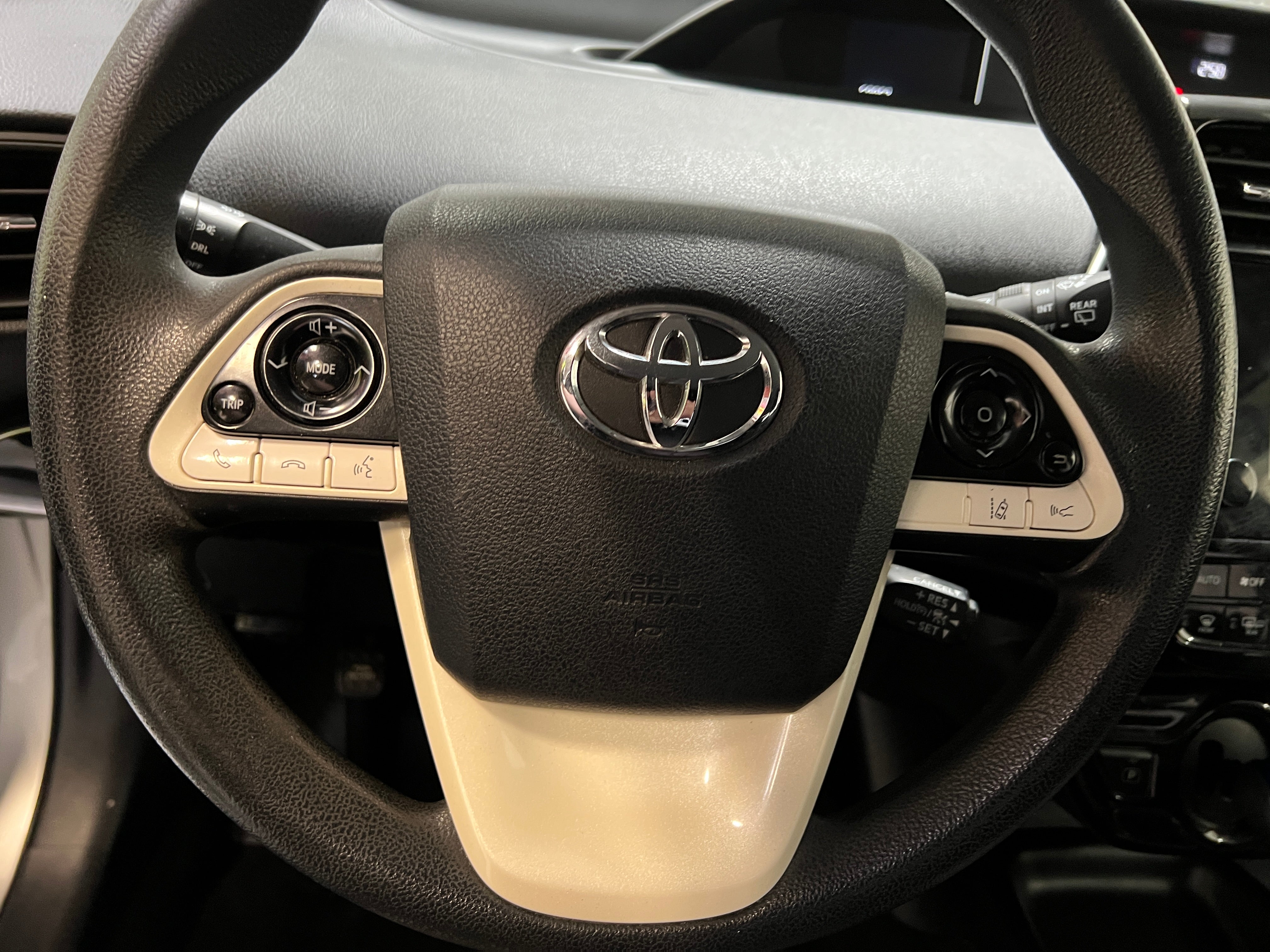 2018 Toyota Prius Two 5