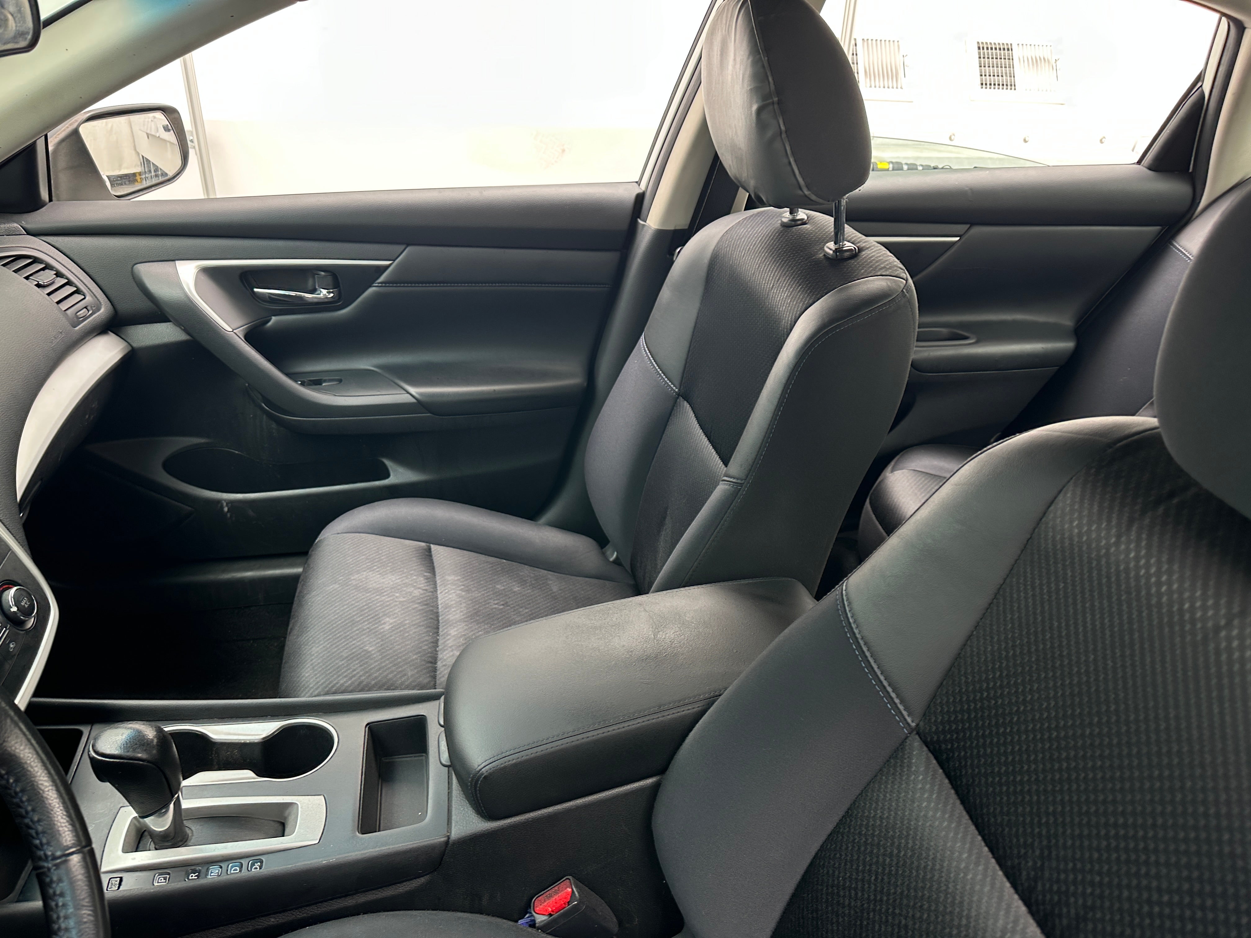 2017 Nissan Altima SR 2