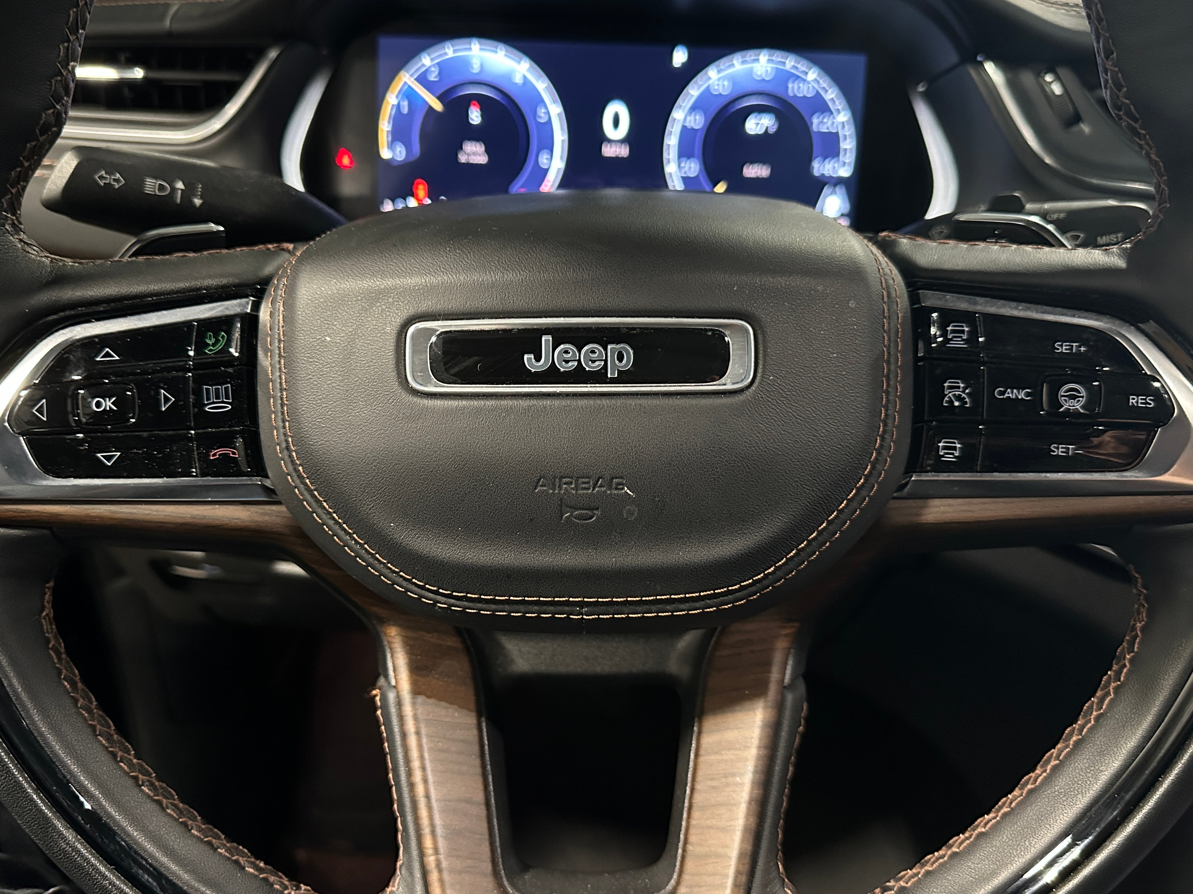 2022 Jeep Grand Cherokee Summit 4