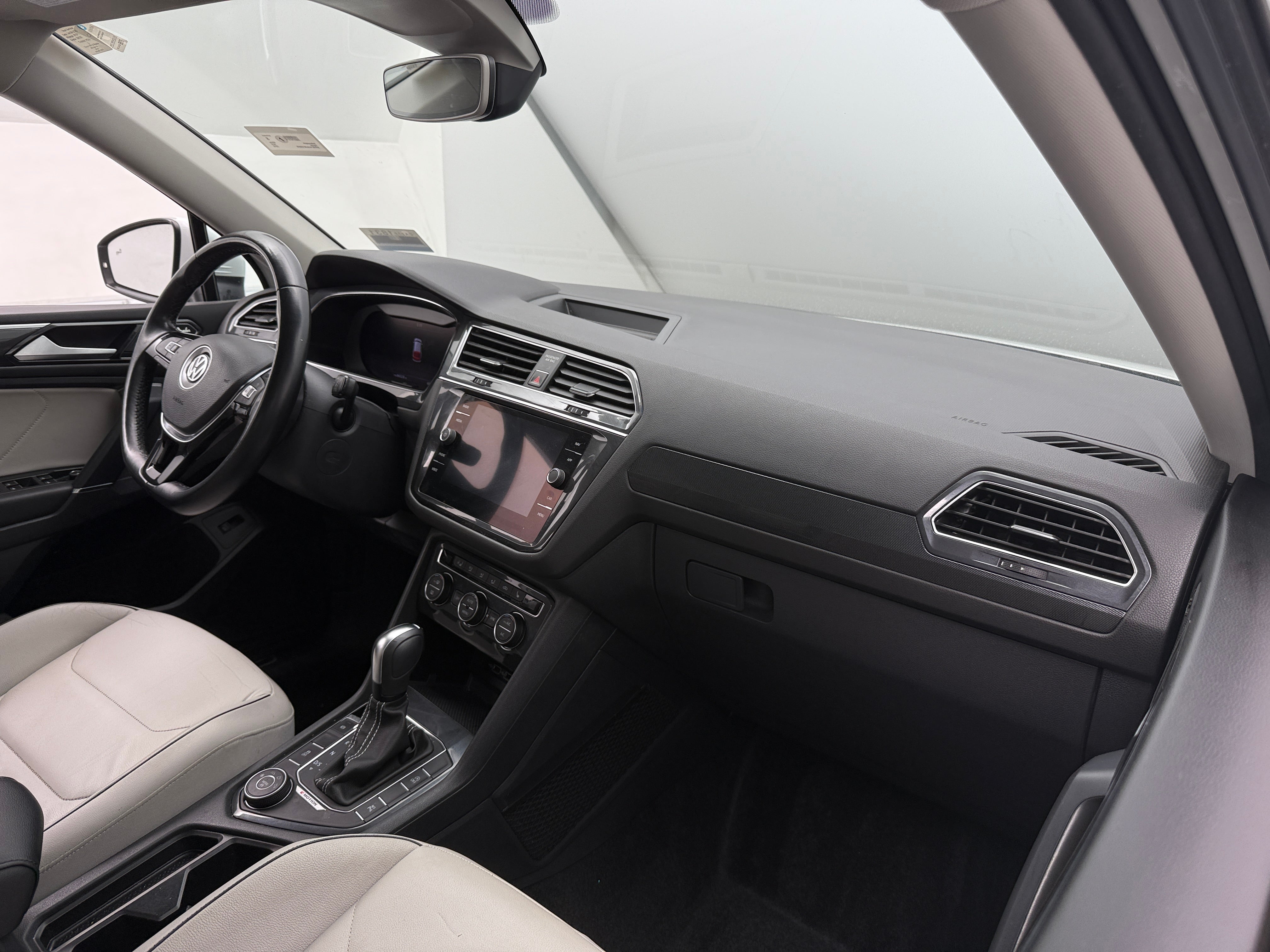 2018 Volkswagen Tiguan SEL 2