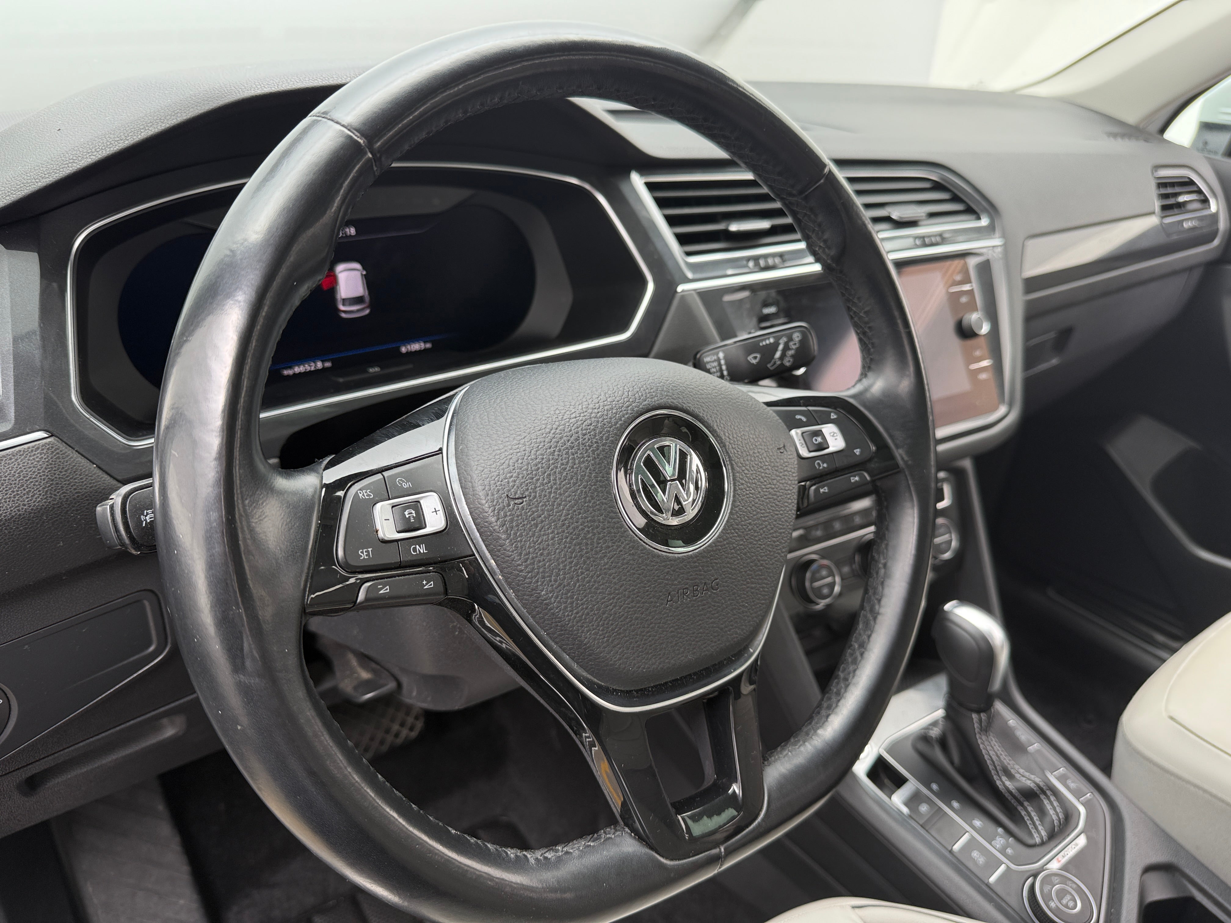 2018 Volkswagen Tiguan SEL 4