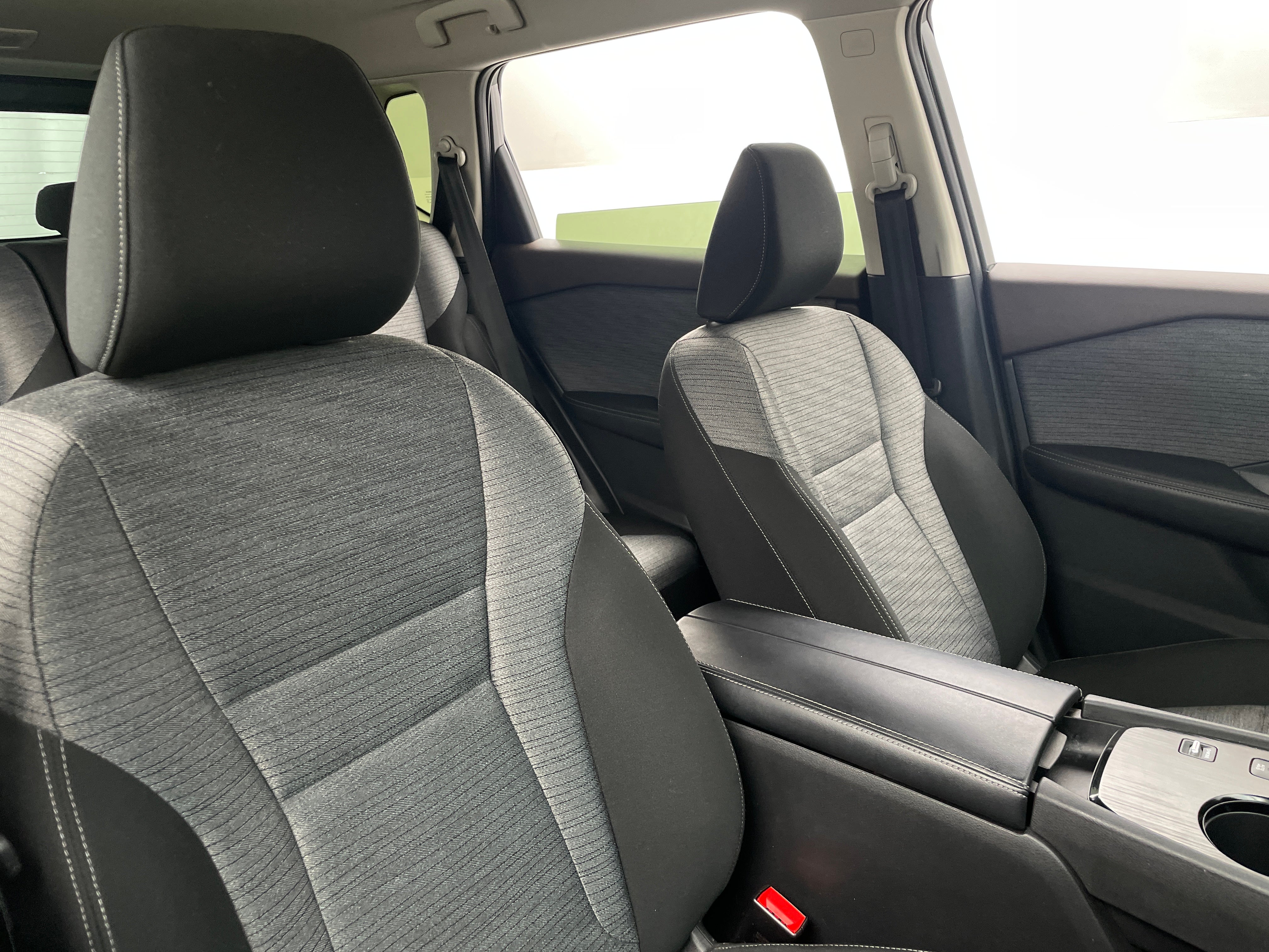 2023 Nissan Rogue SV 2