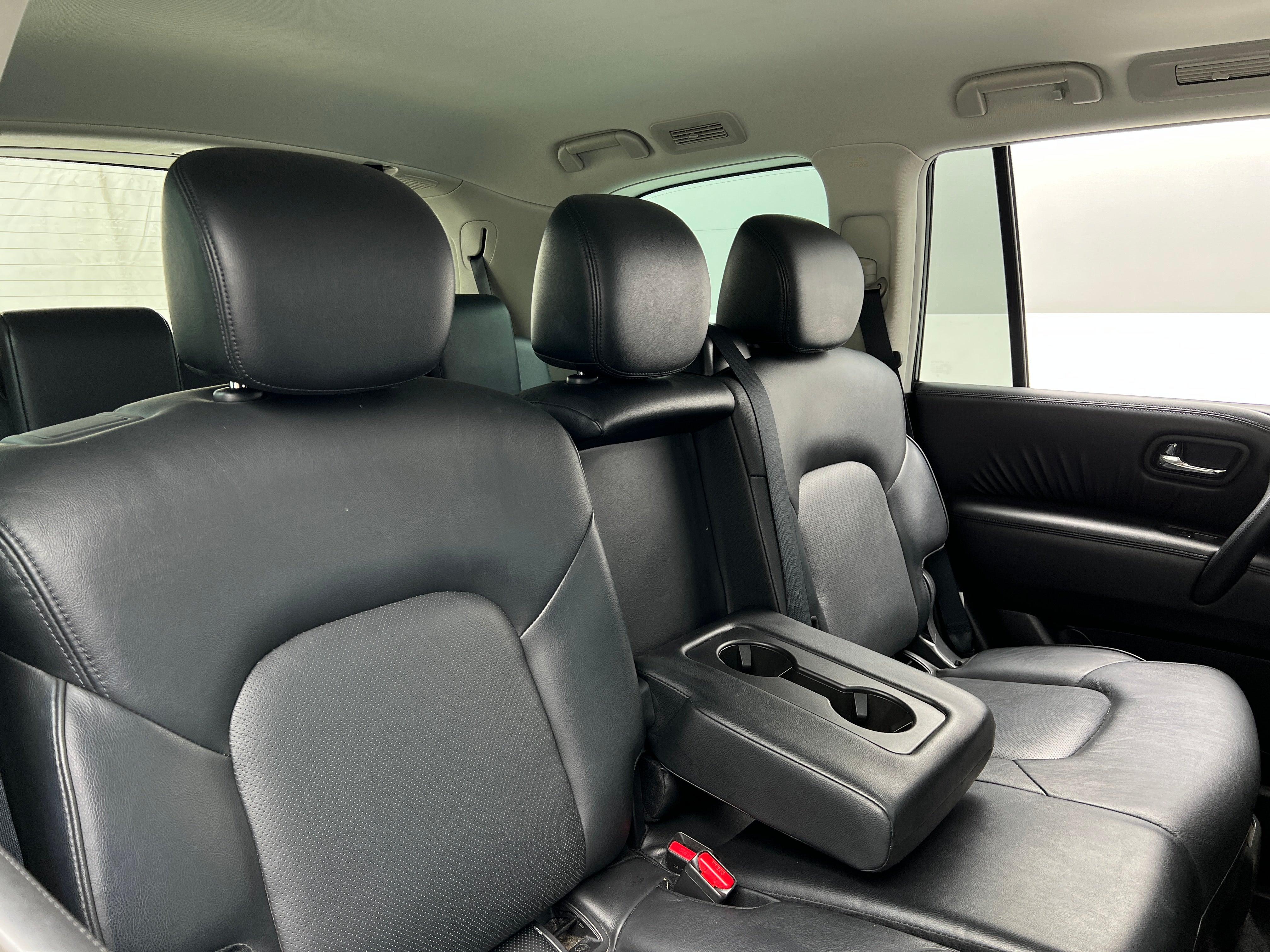 2023 Nissan Armada SL 5