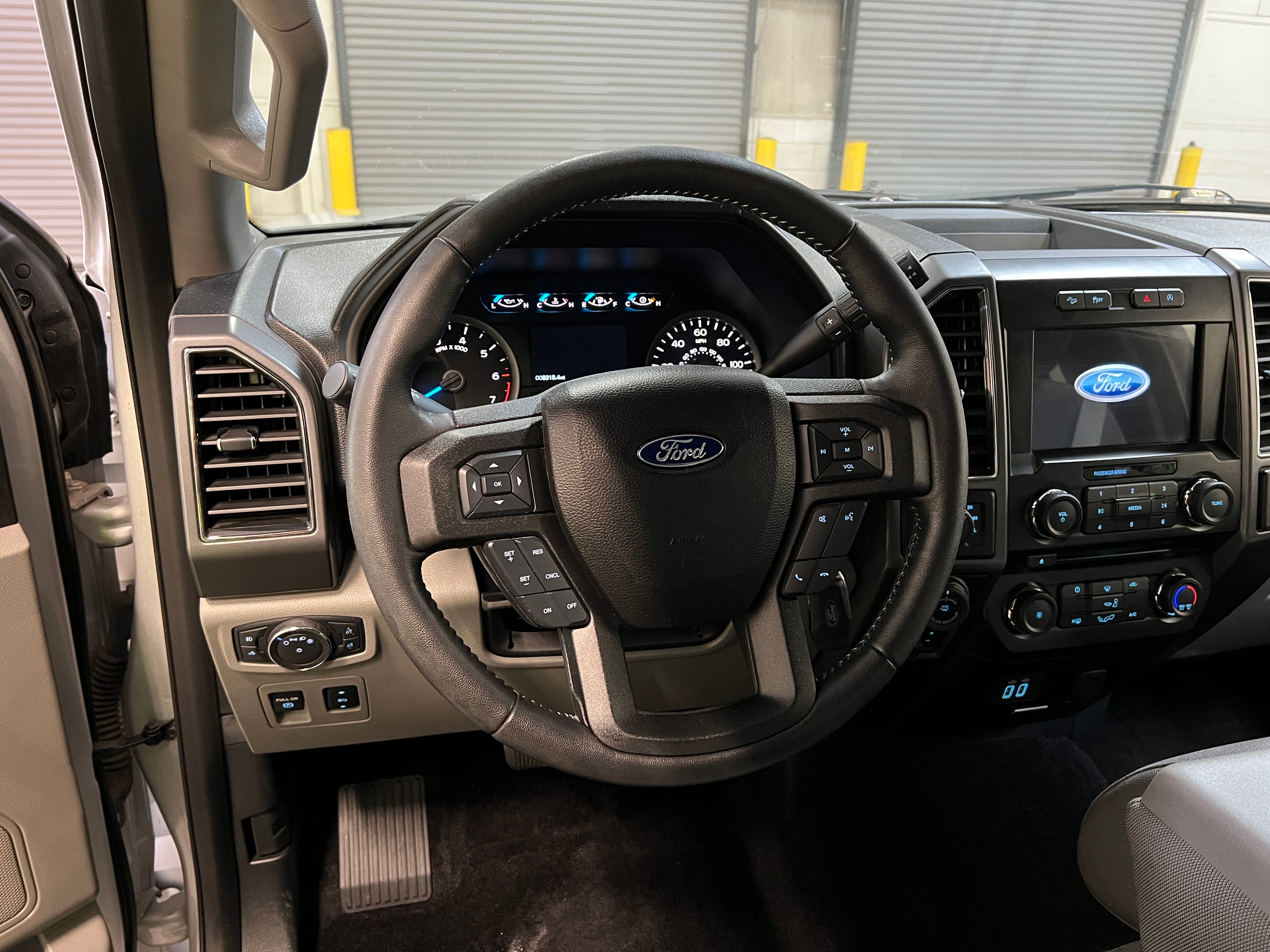 2017 Ford Econoline E-150 5