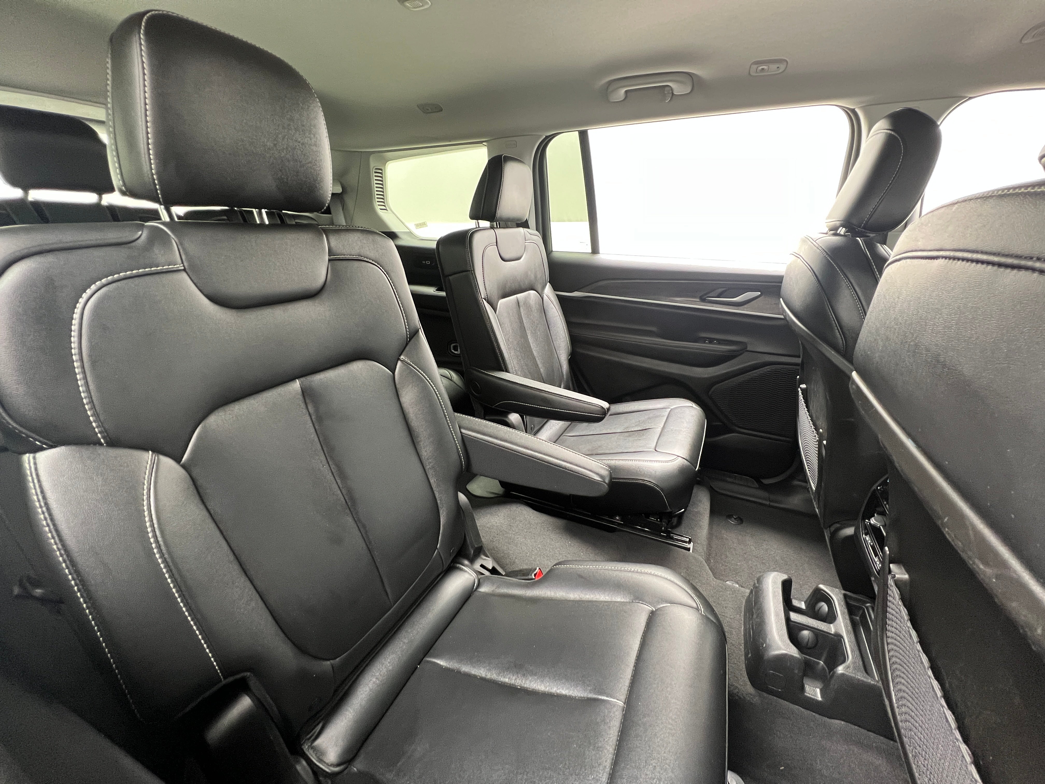 2023 Jeep Grand Cherokee L Limited Edition 5