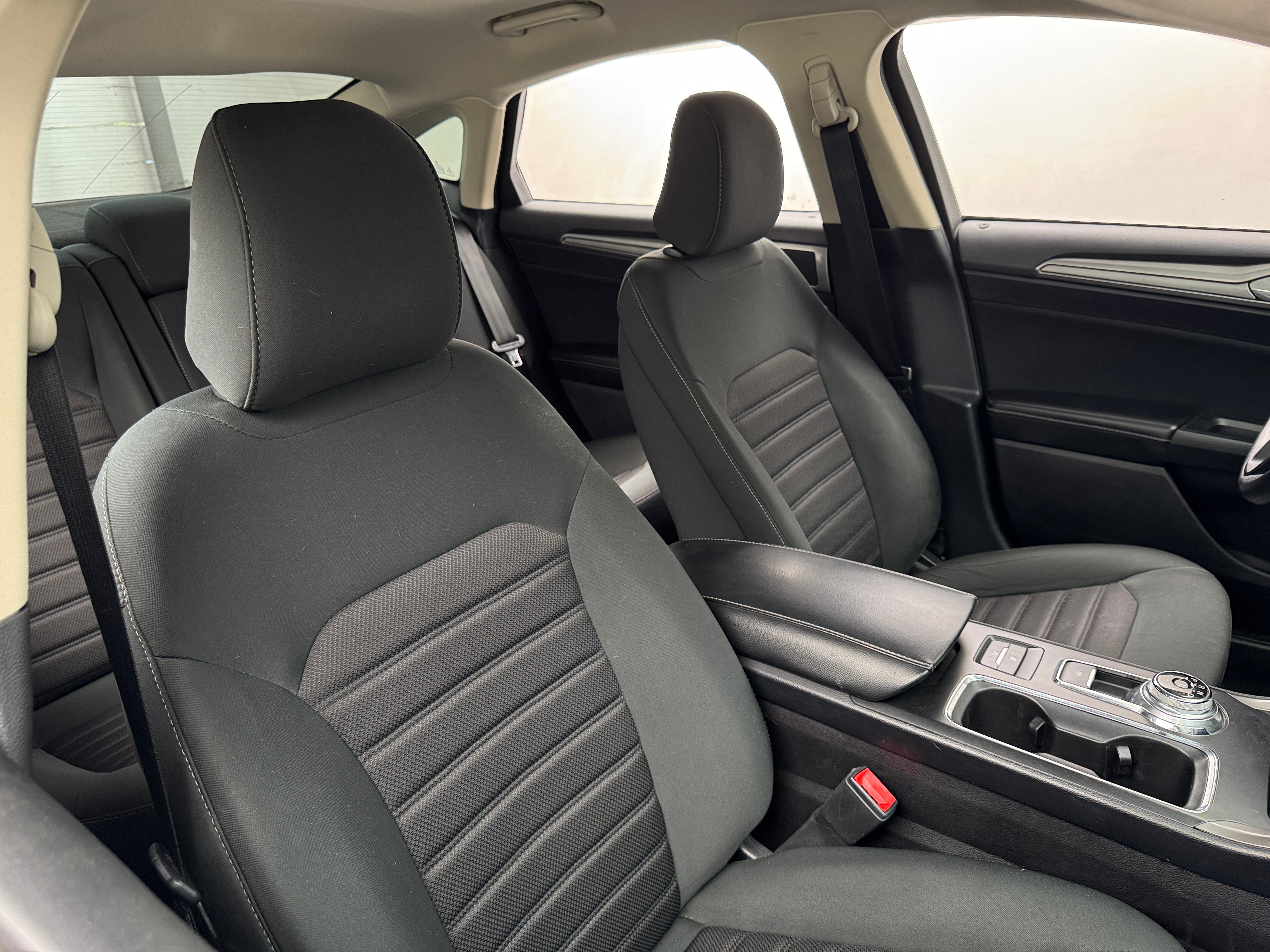 2020 Ford Fusion SE 2