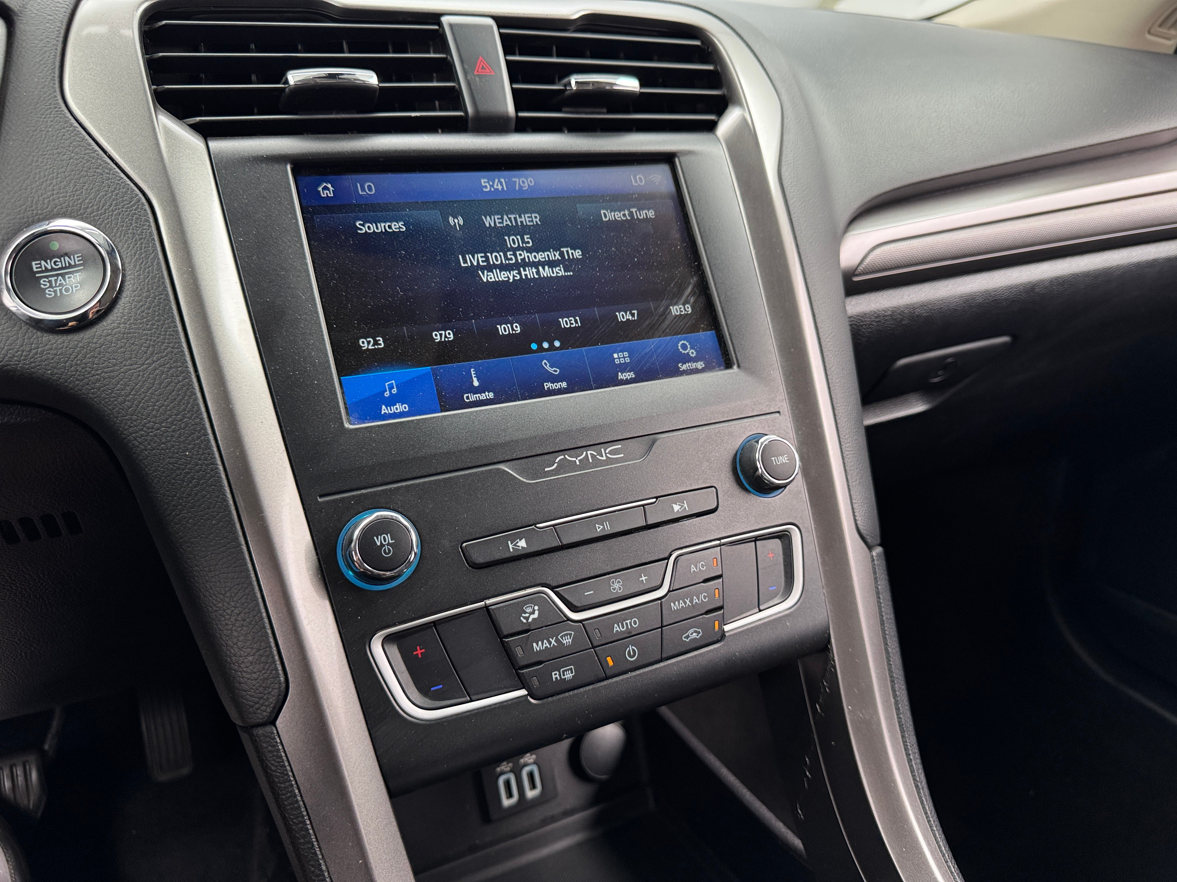2020 Ford Fusion SE 4
