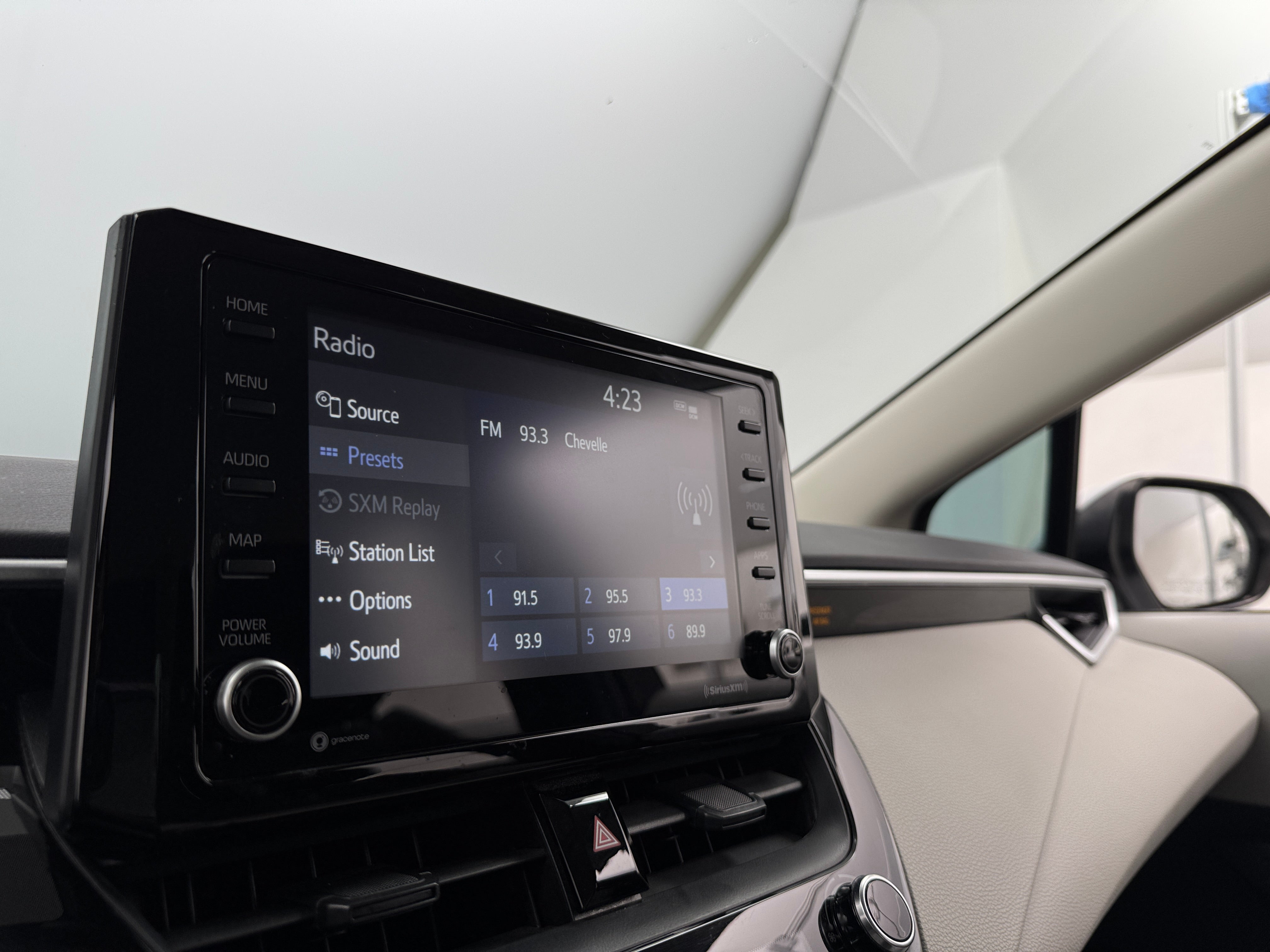 2022 Toyota Corolla LE 4