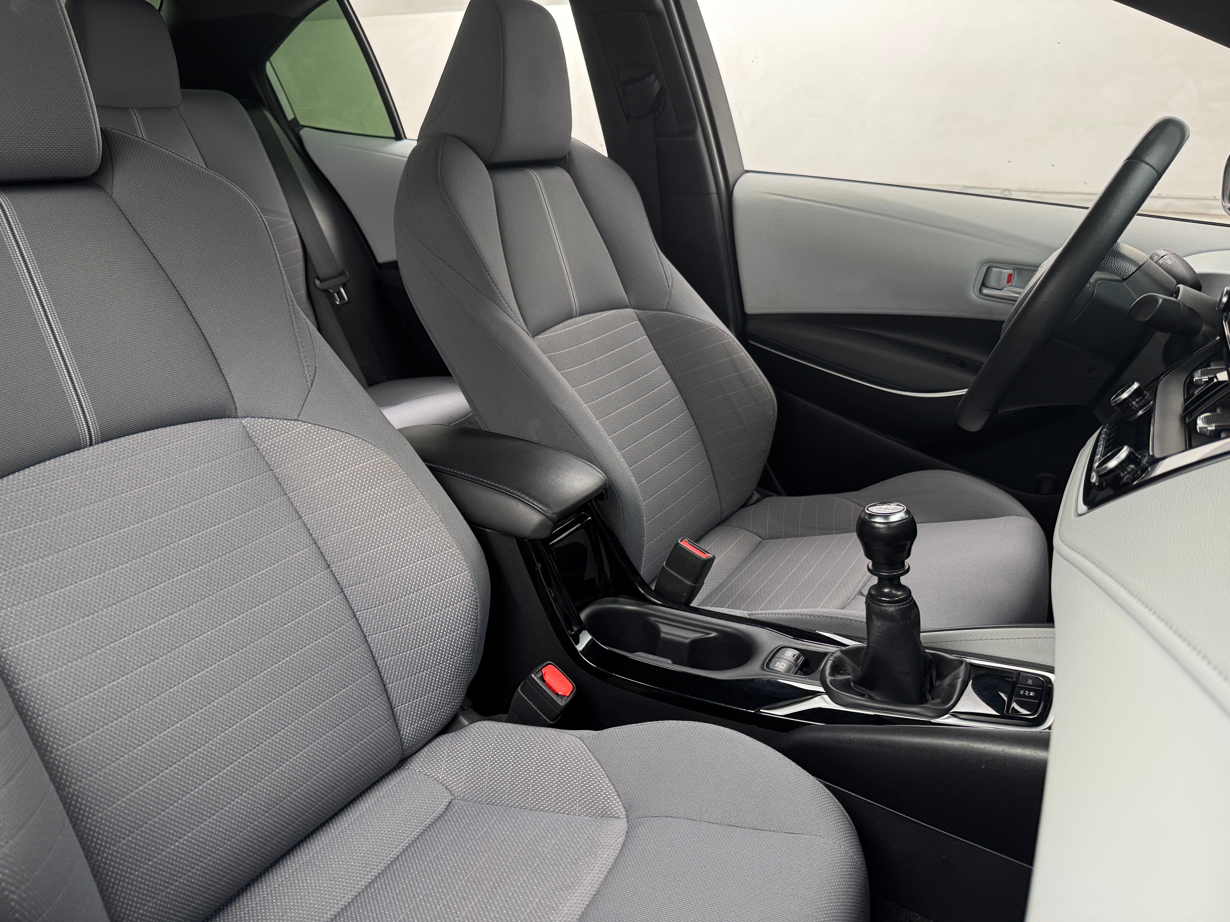 2020 Toyota Corolla SE 2