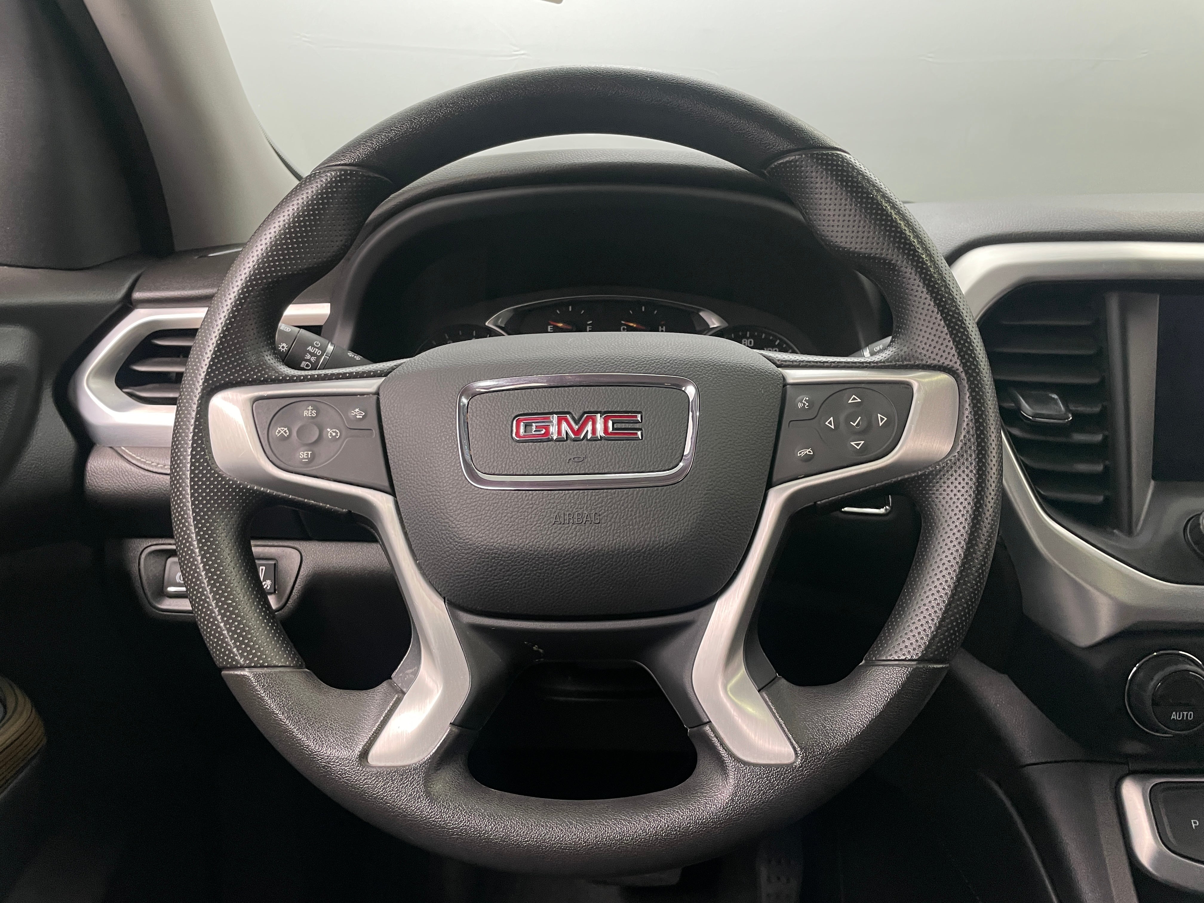 2022 GMC Acadia SLE 5