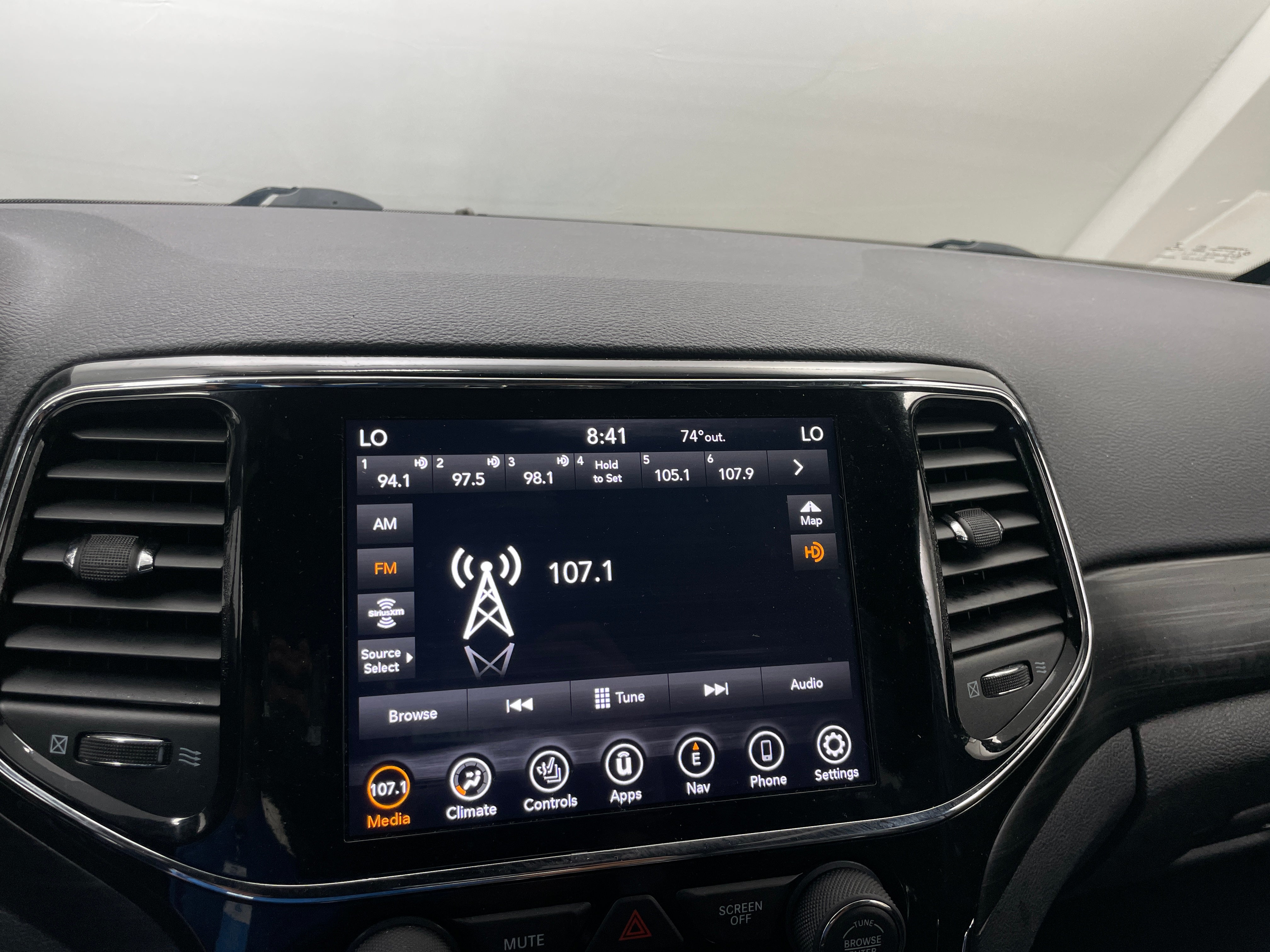 2020 Jeep Grand Cherokee Altitude 4