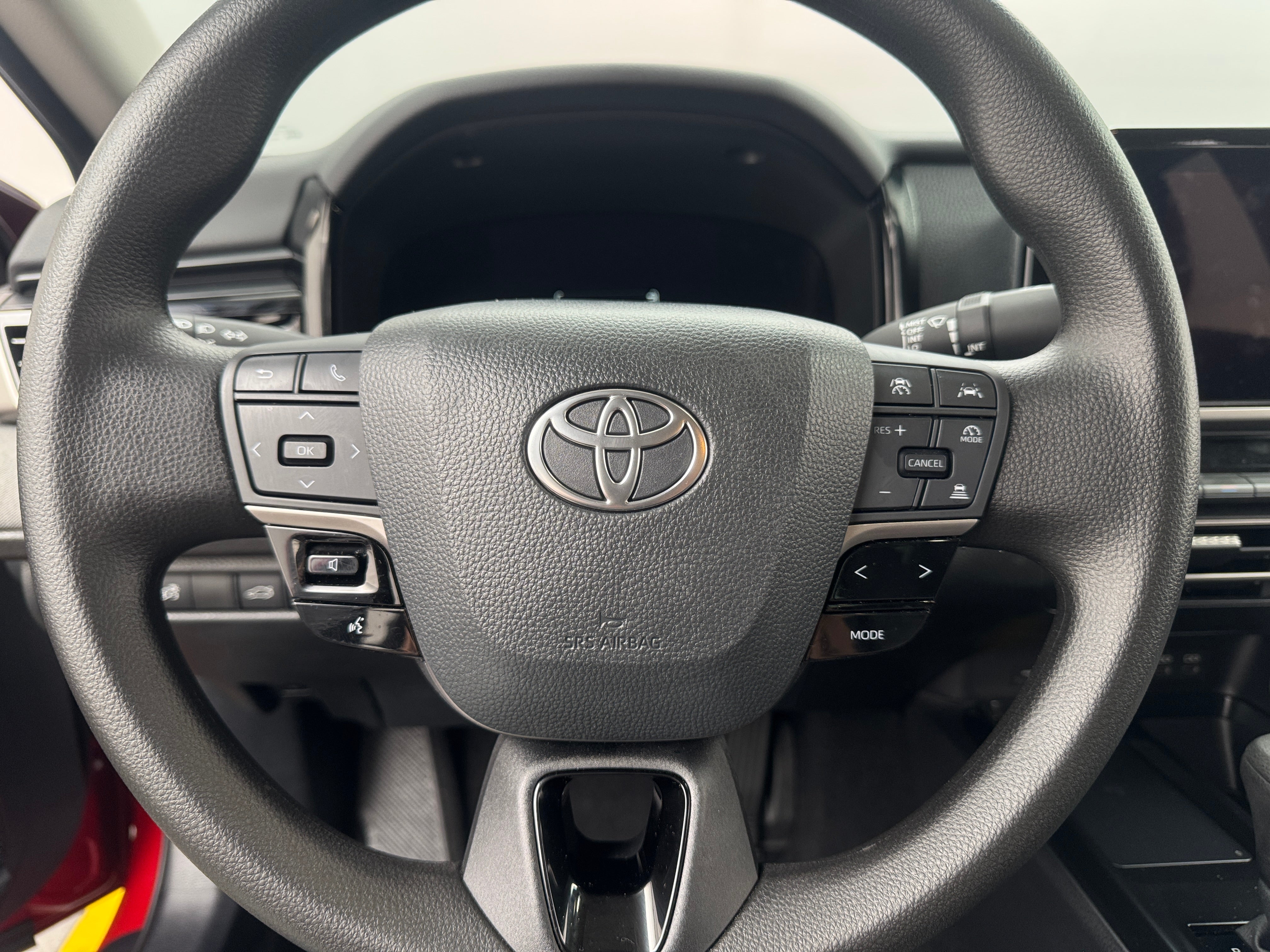 2025 Toyota Camry LE 5