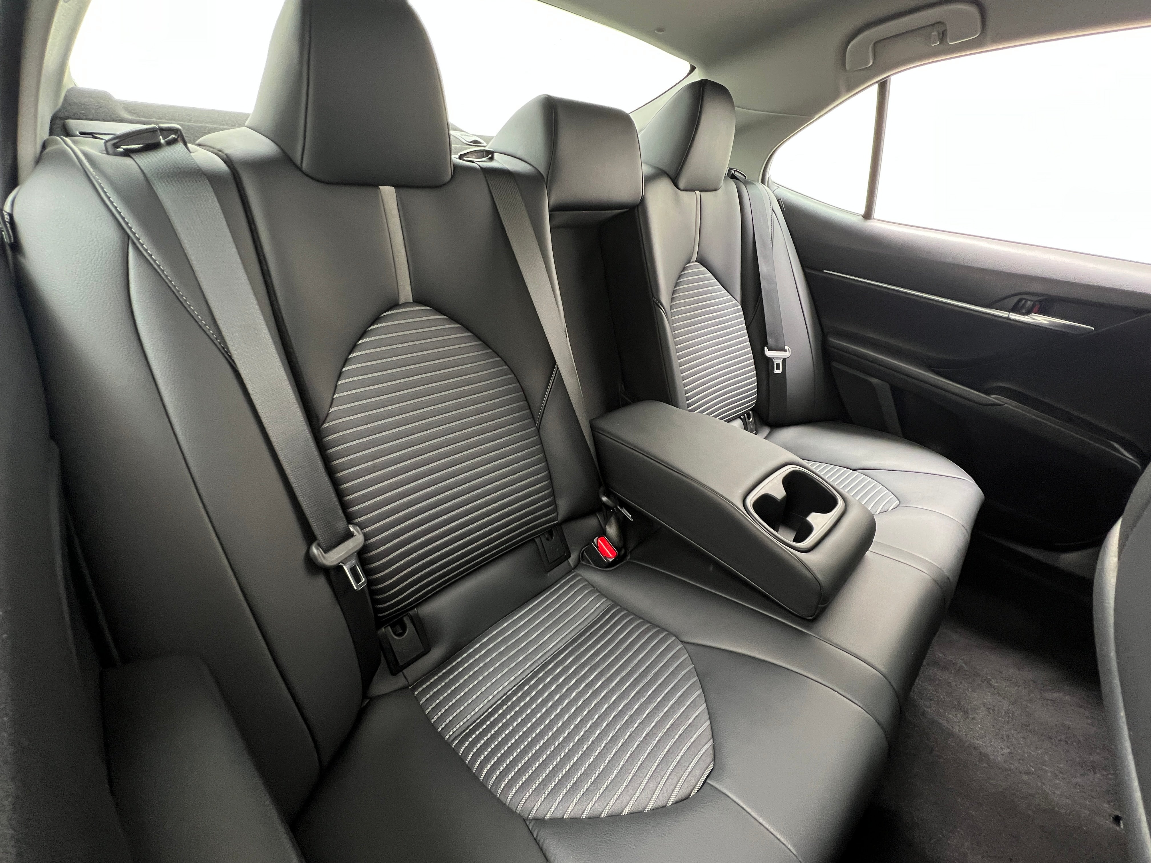 2024 Toyota Camry SE 6