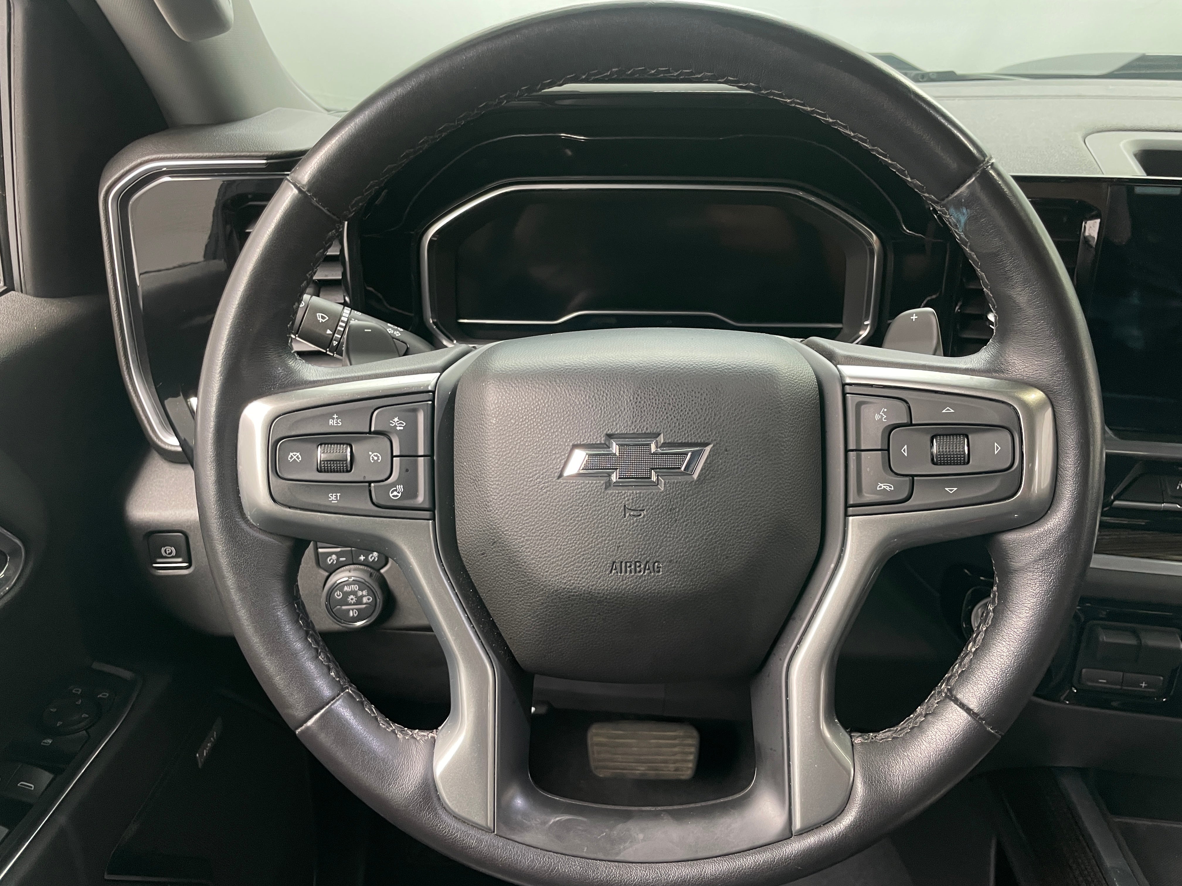 2022 Chevrolet Silverado 1500  4
