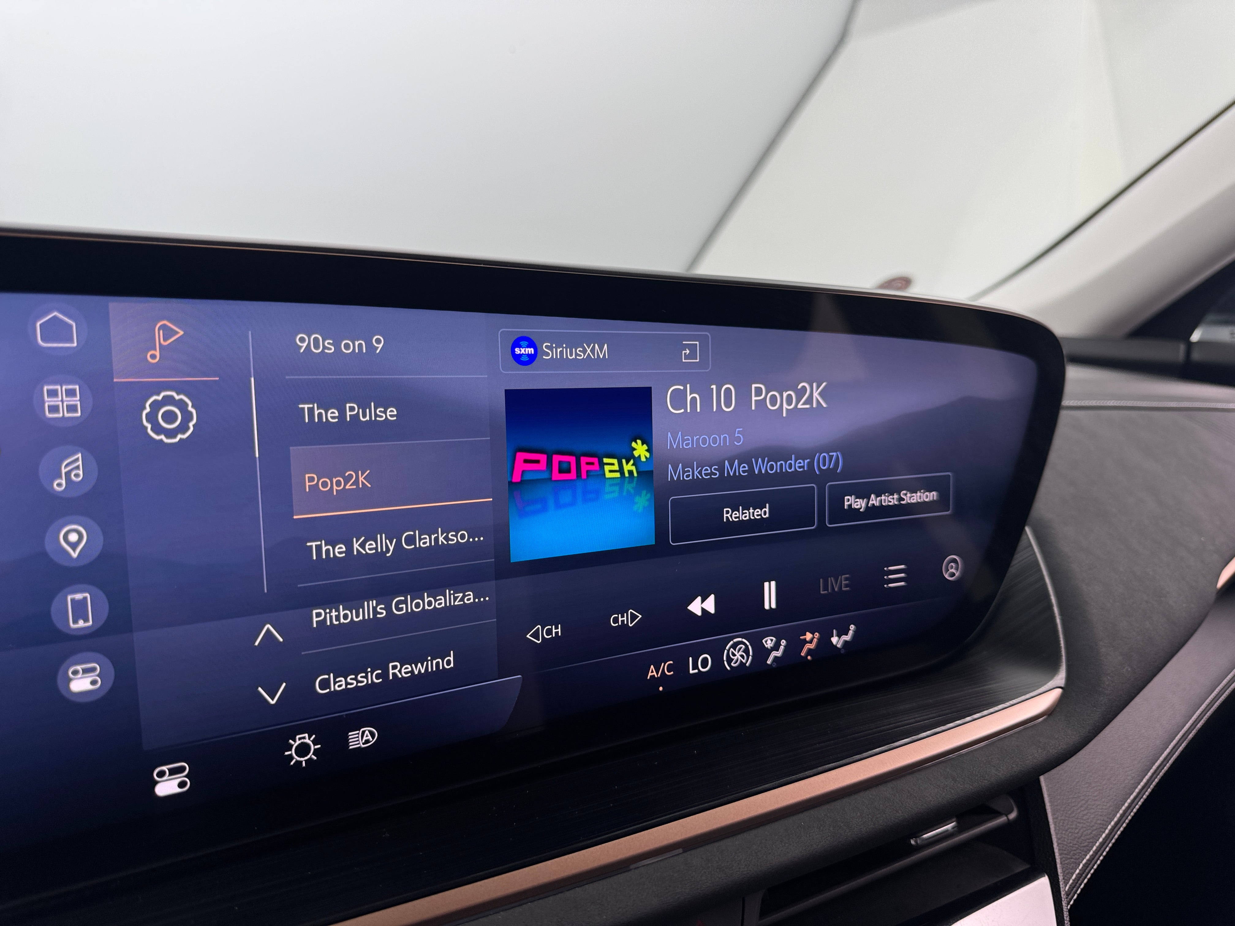 2024 Buick Envision Sport Touring 3