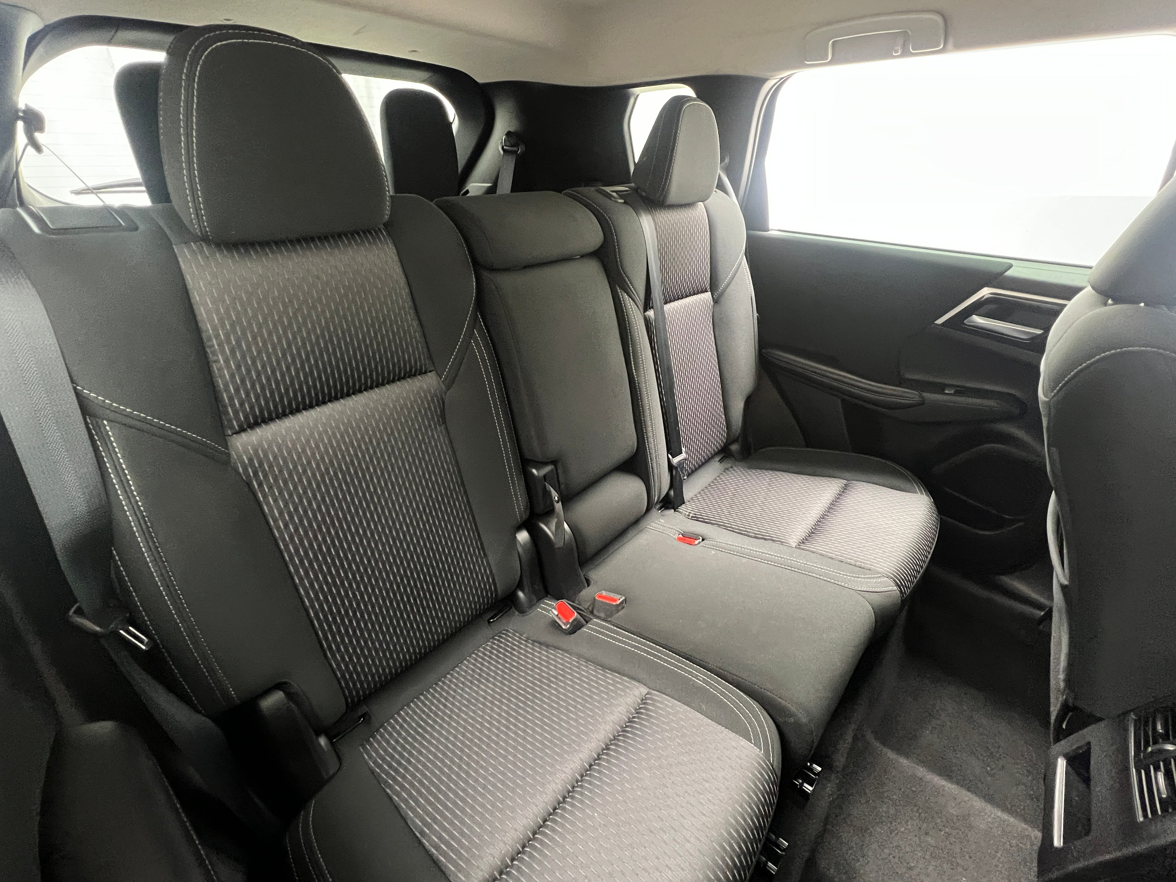 2022 Mitsubishi Outlander ES 6